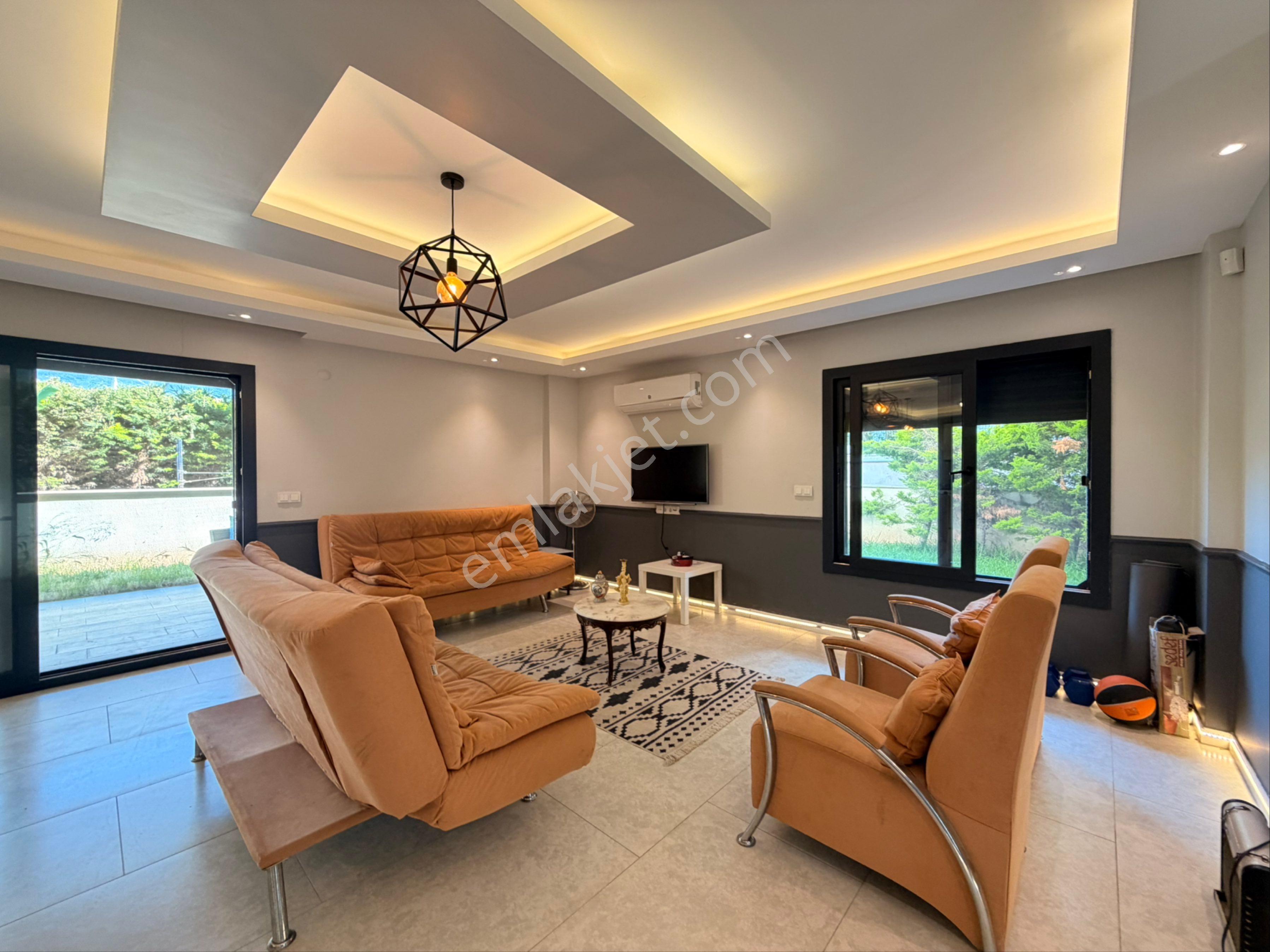 Kuşadası Güzelçamlıda Limana Komşu Satılık 3+1 Villa - Görsel 12