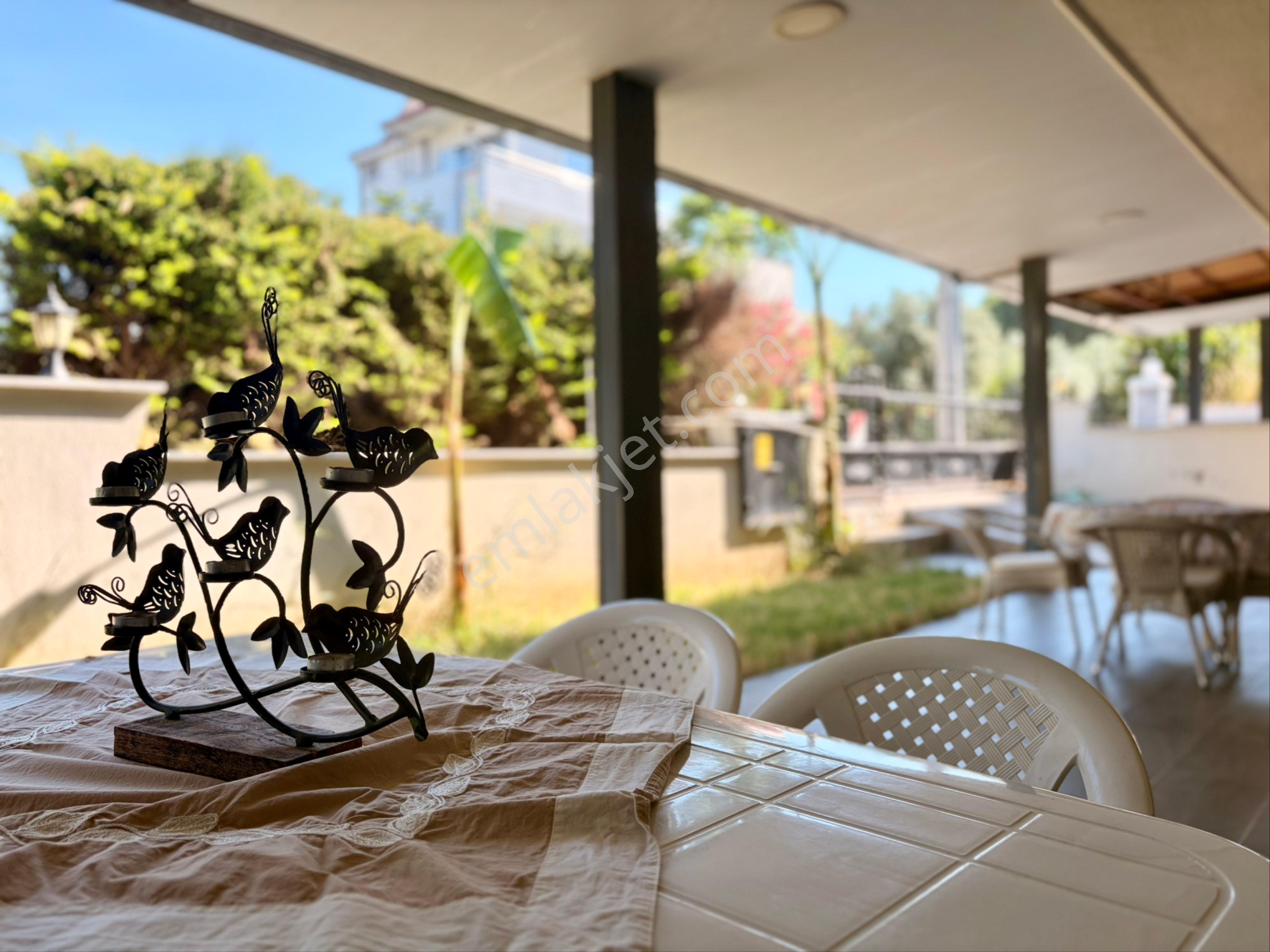 Kuşadası Güzelçamlıda Limana Komşu Satılık 3+1 Villa - Görsel 34