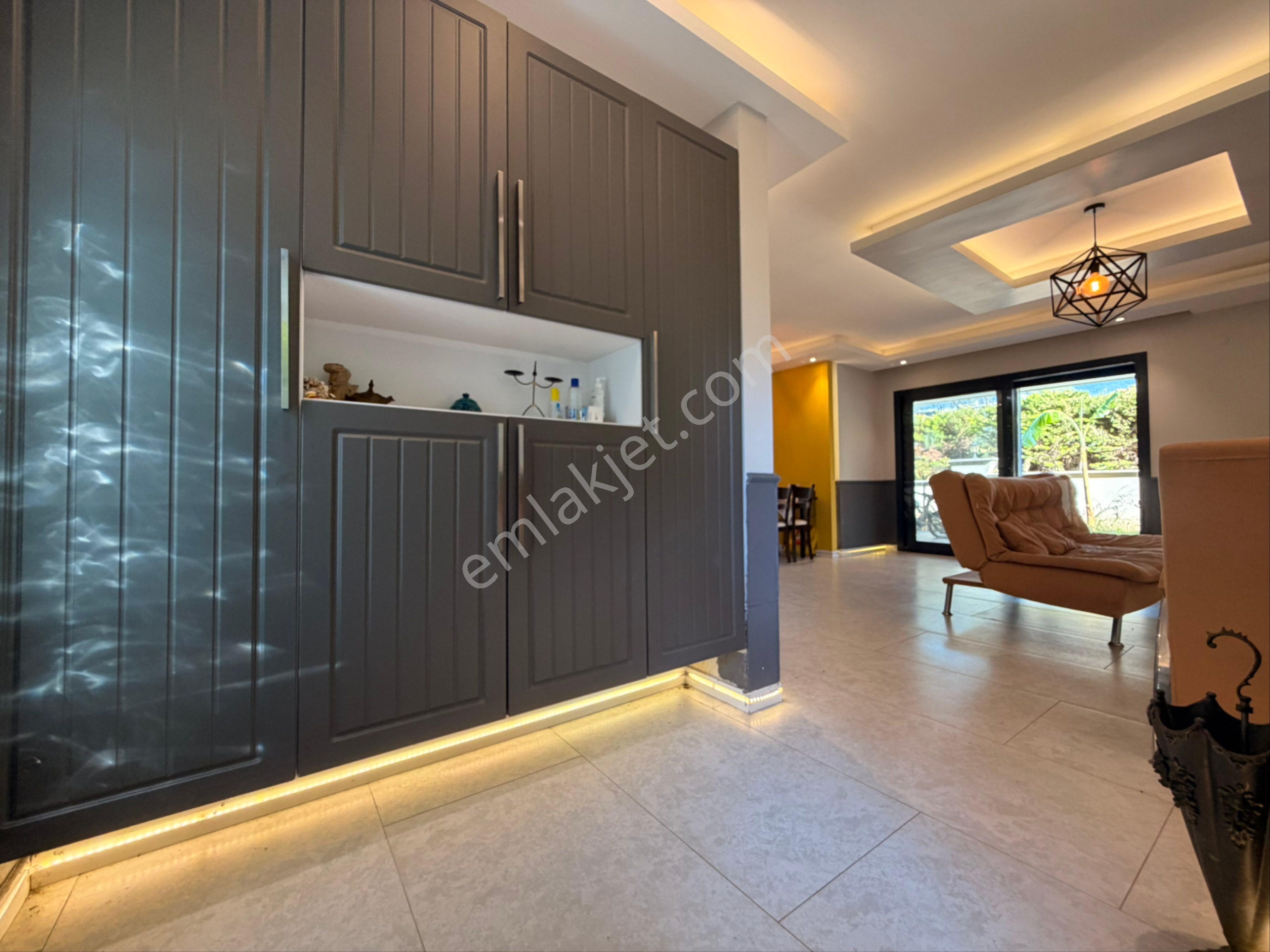 Kuşadası Güzelçamlıda Limana Komşu Satılık 3+1 Villa - Görsel 14