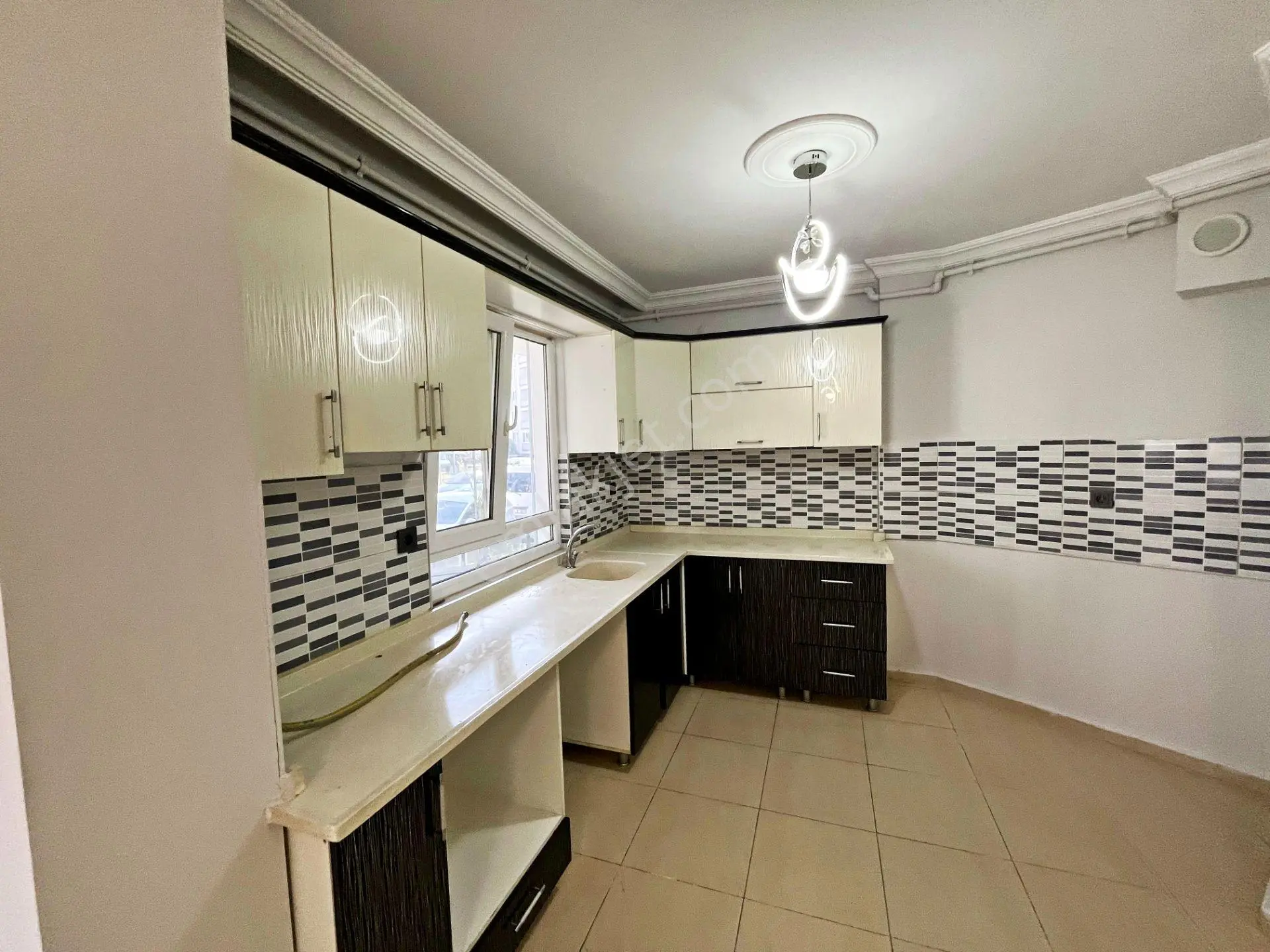 ▀▄▀aktif'ten Akçay'da Denize Yakın Ön Cephe 8 Yaşında 2+1 Daire - Görsel 33