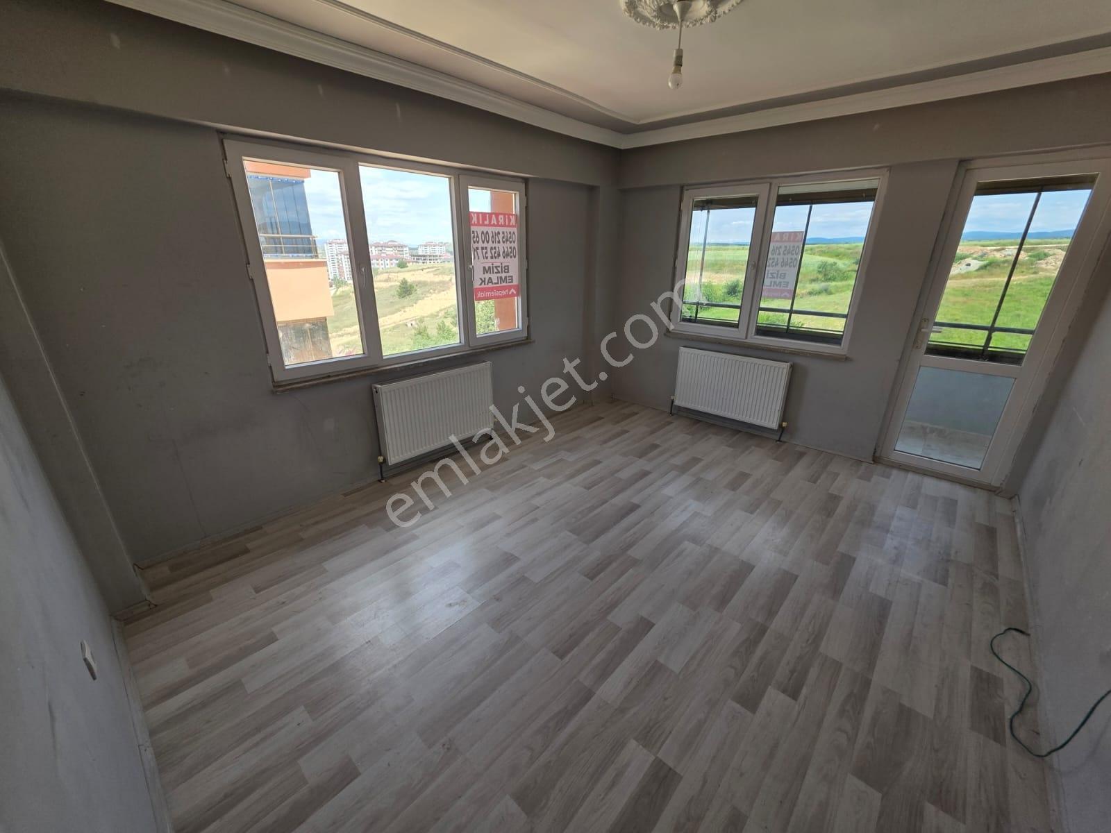 Bizim Emlak'tan Geniş Cam Balkonlu Kiralık 2+1 - Görsel 4