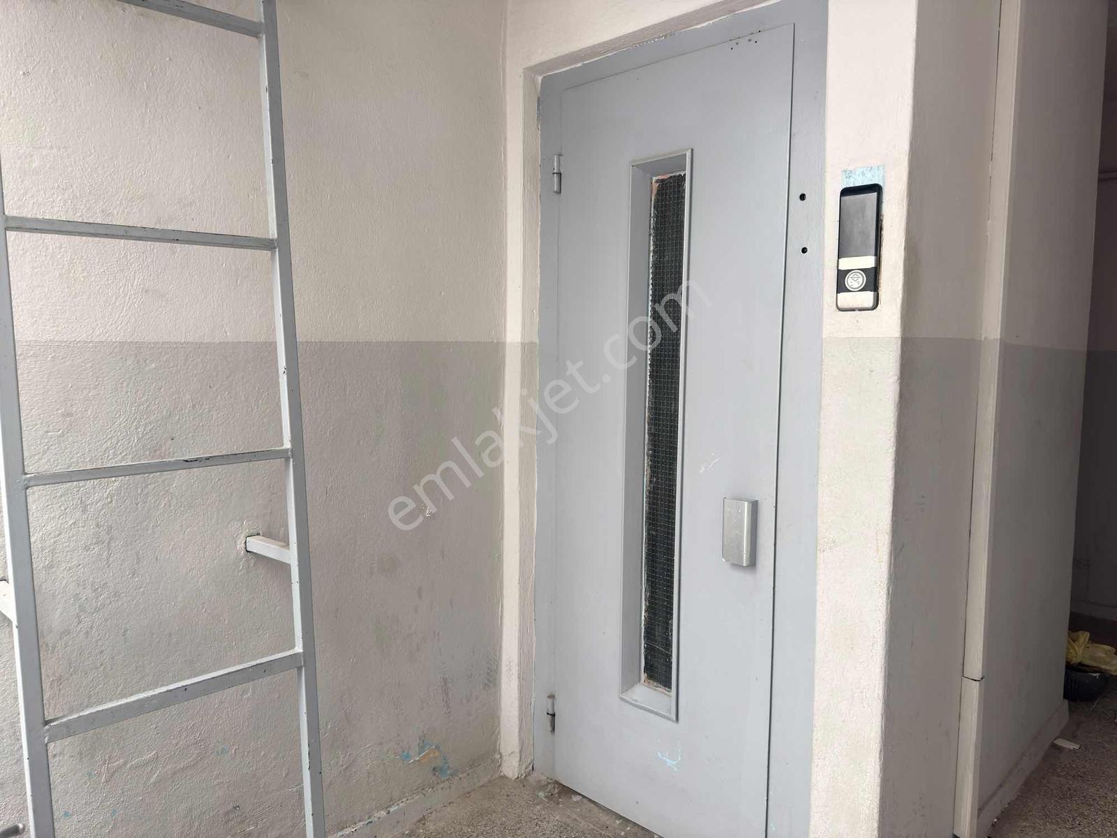 Manisa Yunusemre Yenimahalle 3+1 Asansörlü Cadde Üzeri Daire - Görsel 3
