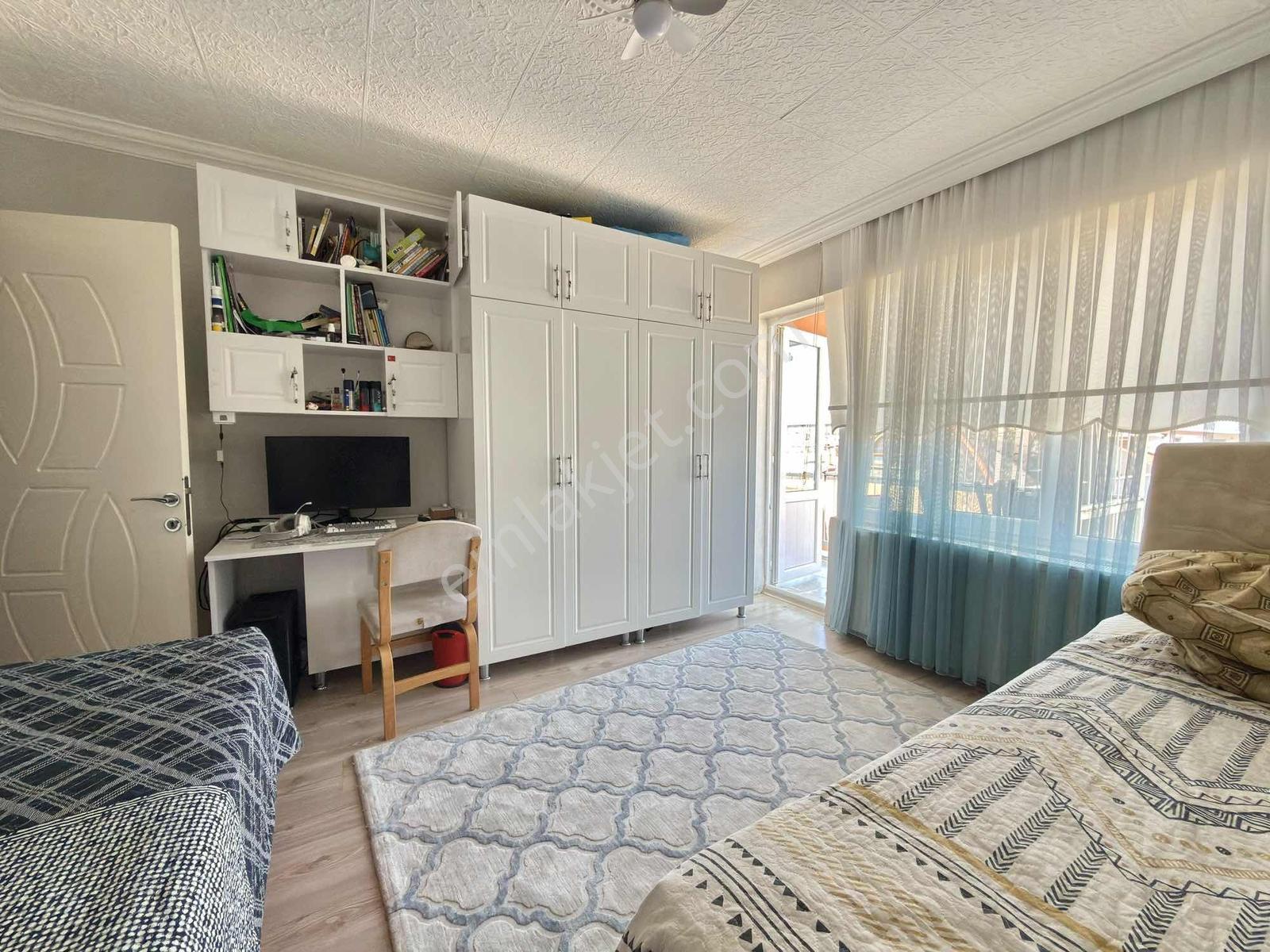 Manisa Yunusemre Yenimahalle 3+1 Asansörlü Cadde Üzeri Daire - Görsel 9