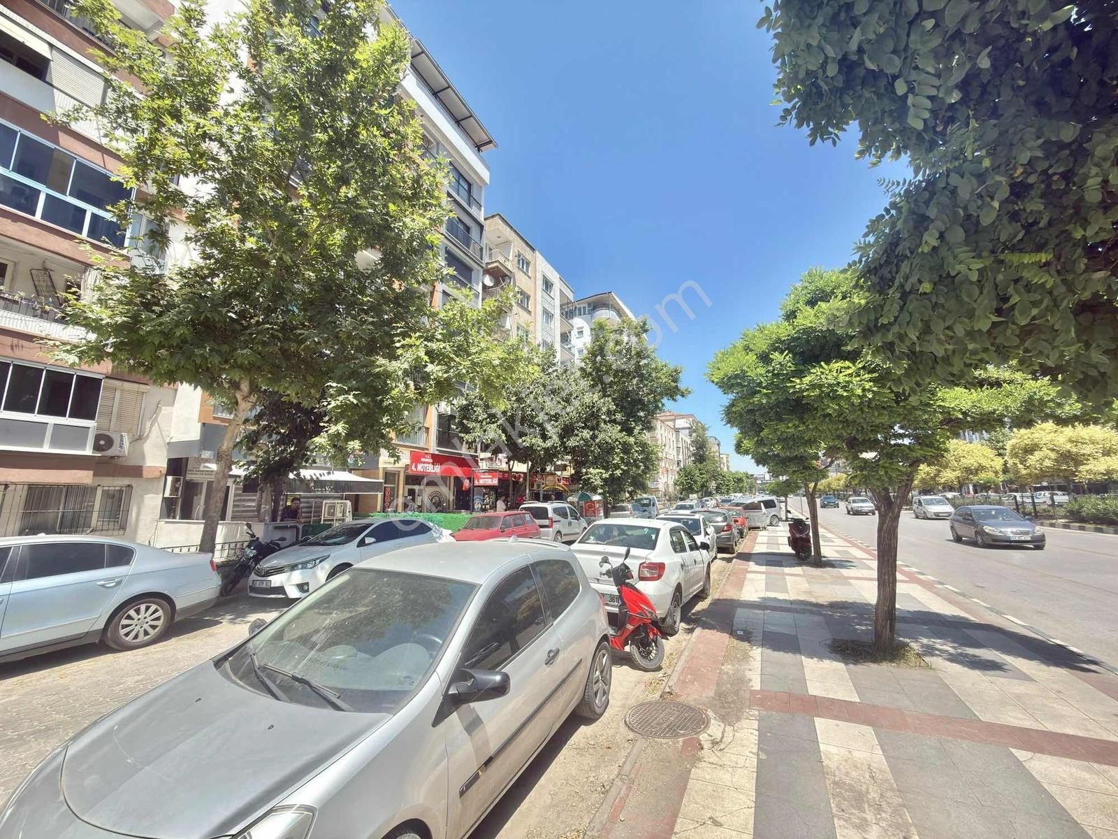Manisa Yunusemre Yenimahalle 3+1 Asansörlü Cadde Üzeri Daire - Görsel 12