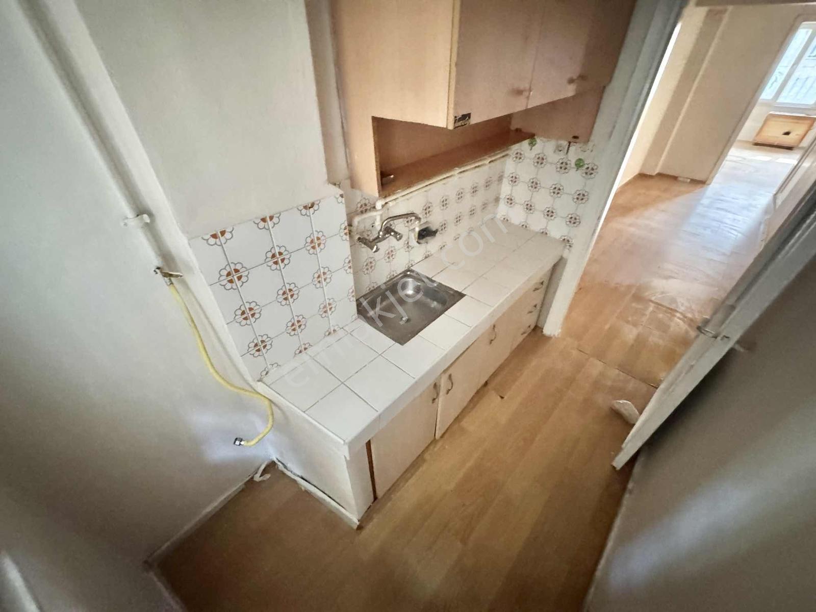 Kocamustafapaşa'da 1+1 Kiralık Daire Doğalgaz Sobalı - Görsel 9