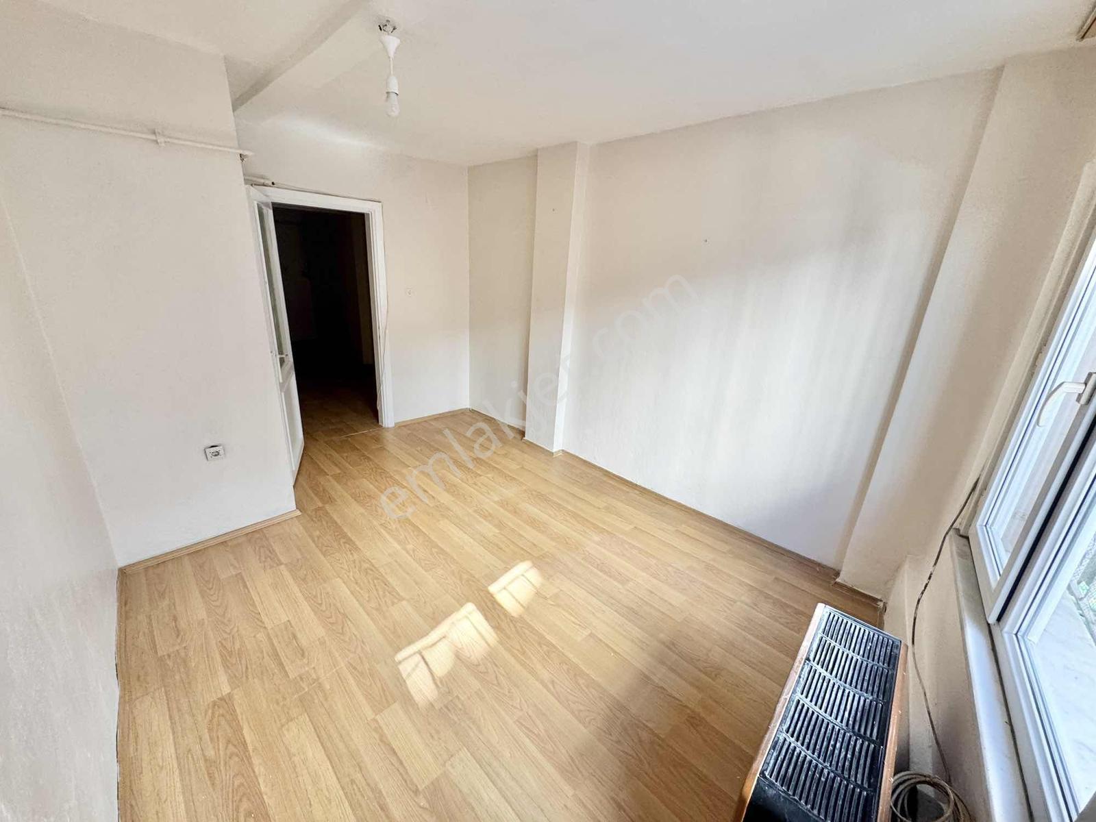 Kocamustafapaşa'da 1+1 Kiralık Daire Doğalgaz Sobalı - Görsel 4