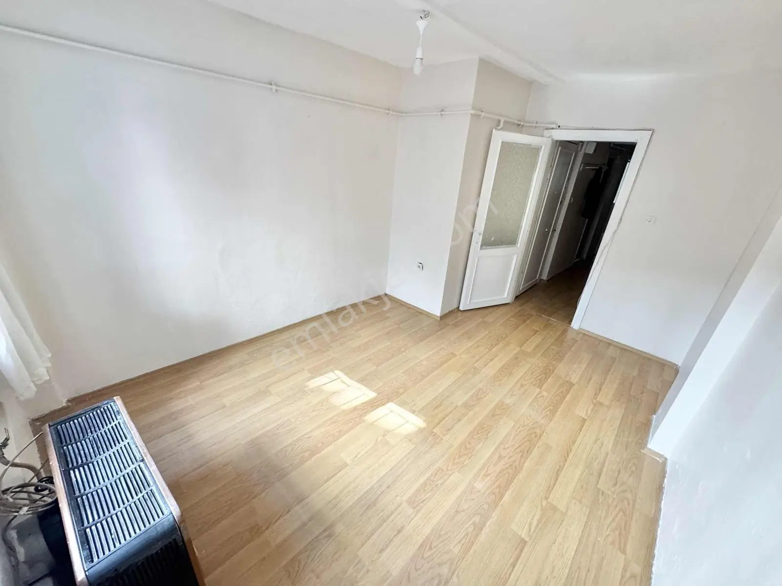 Kocamustafapaşa'da 1+1 Kiralık Daire Doğalgaz Sobalı