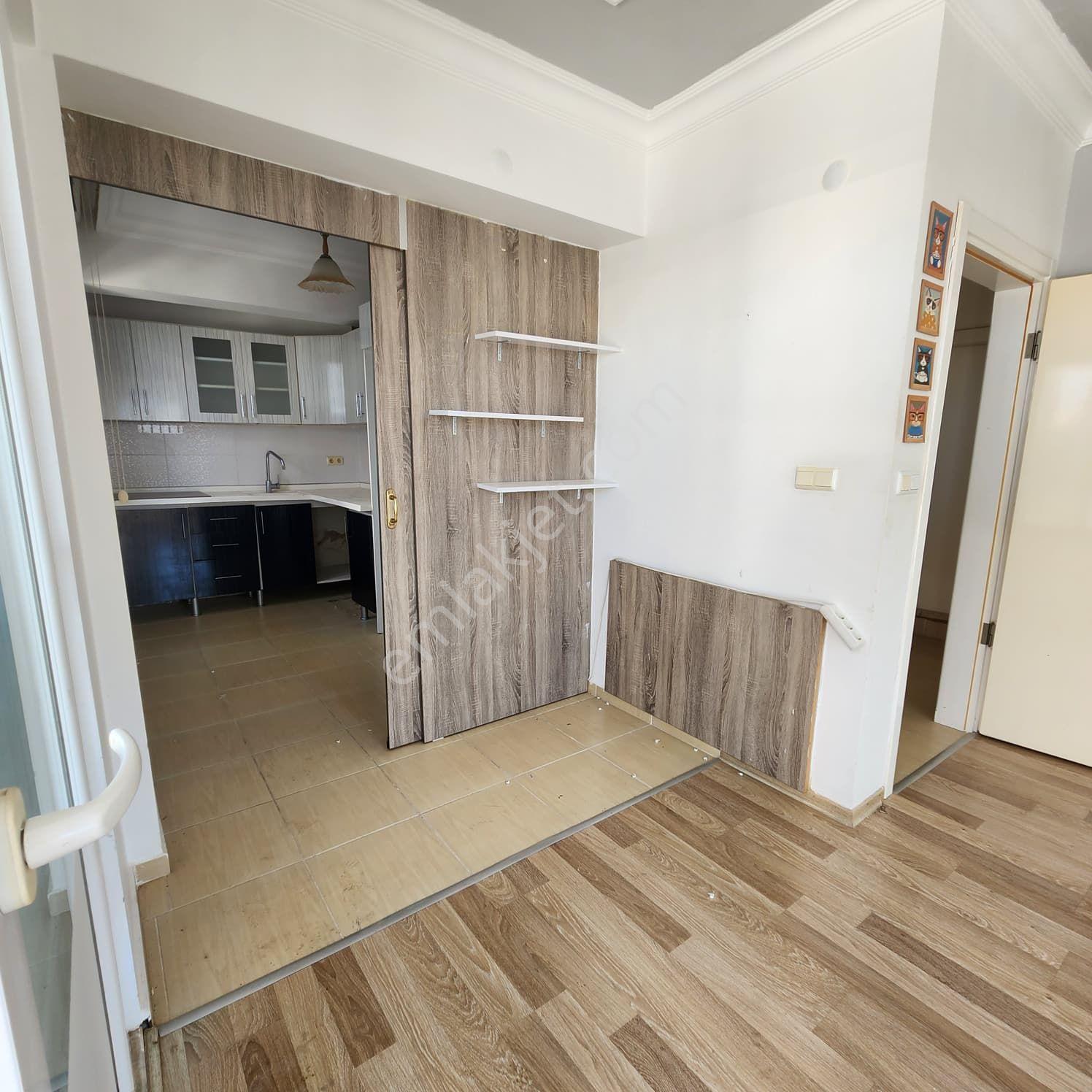 Didim Merkezde 1+1 Ayrı Mutfak Ara Kat Daire - Görsel 8
