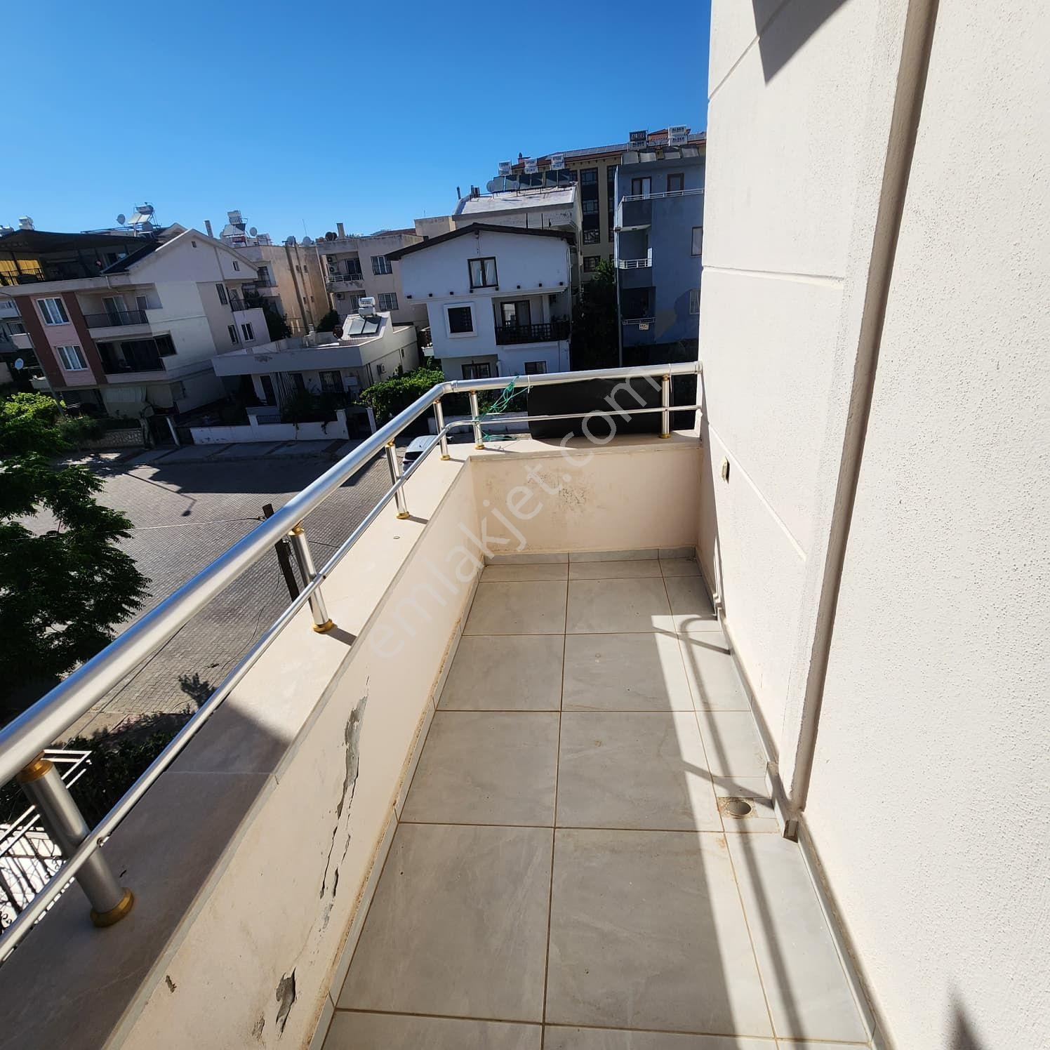 Didim Merkezde 1+1 Ayrı Mutfak Ara Kat Daire - Görsel 23