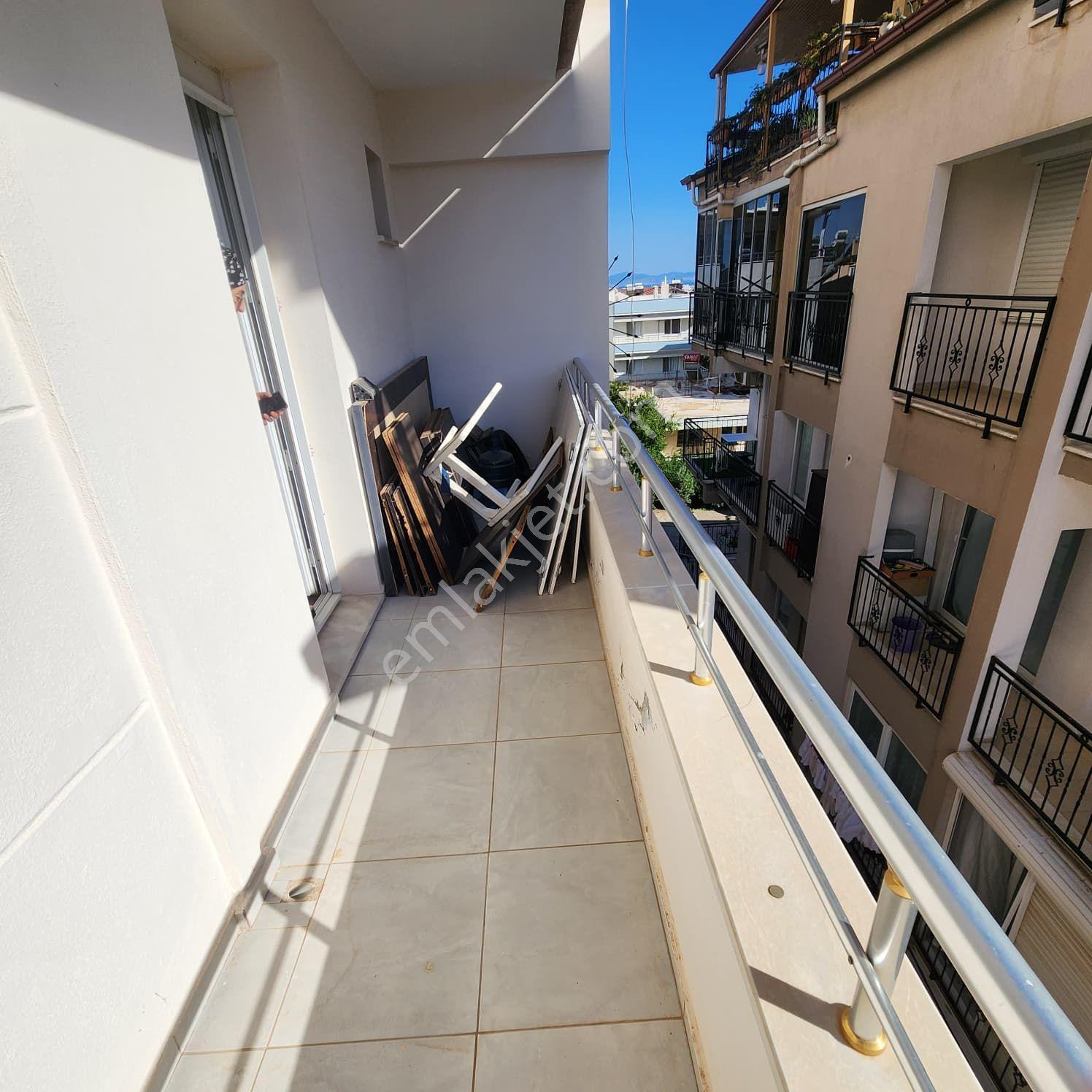 Didim Merkezde 1+1 Ayrı Mutfak Ara Kat Daire - Görsel 25
