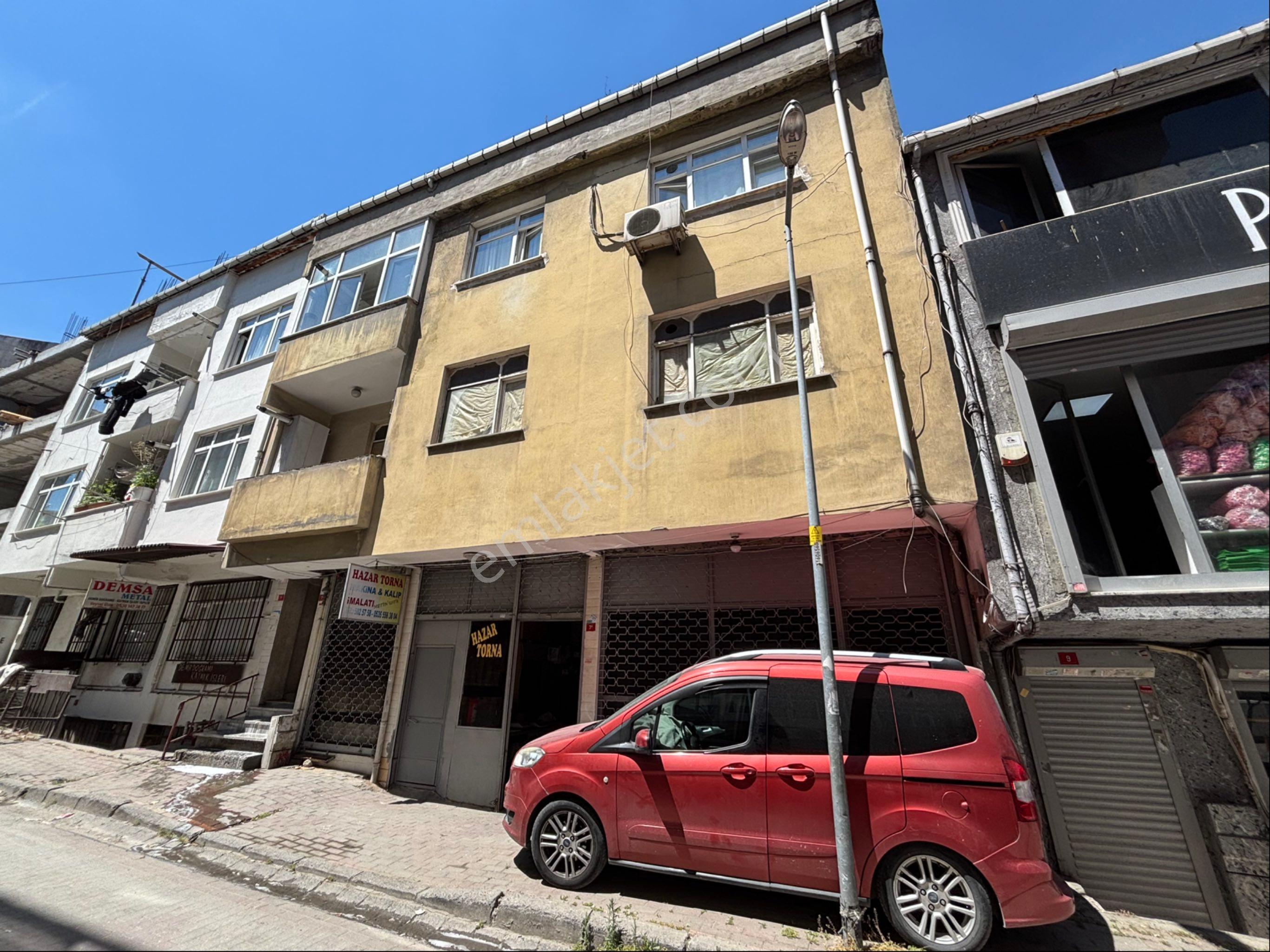 Güngören Sanayi Mahallesi Arsa Fiyatına Komple Bina - Görsel 17