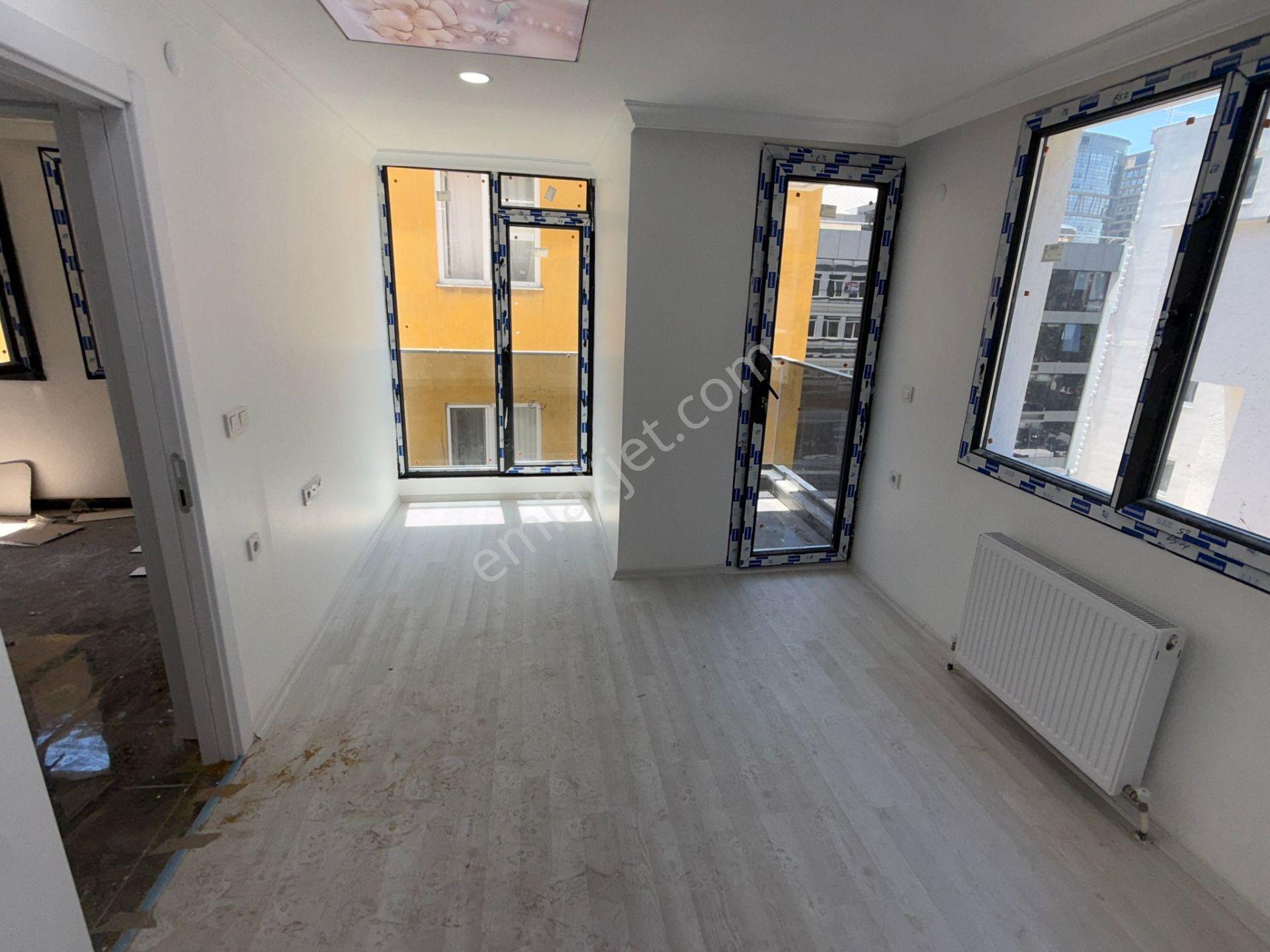 Efka Gayrimenkulden E5'e Yakın Yeni Binada Kiralık 1+1 Daire - Görsel 29