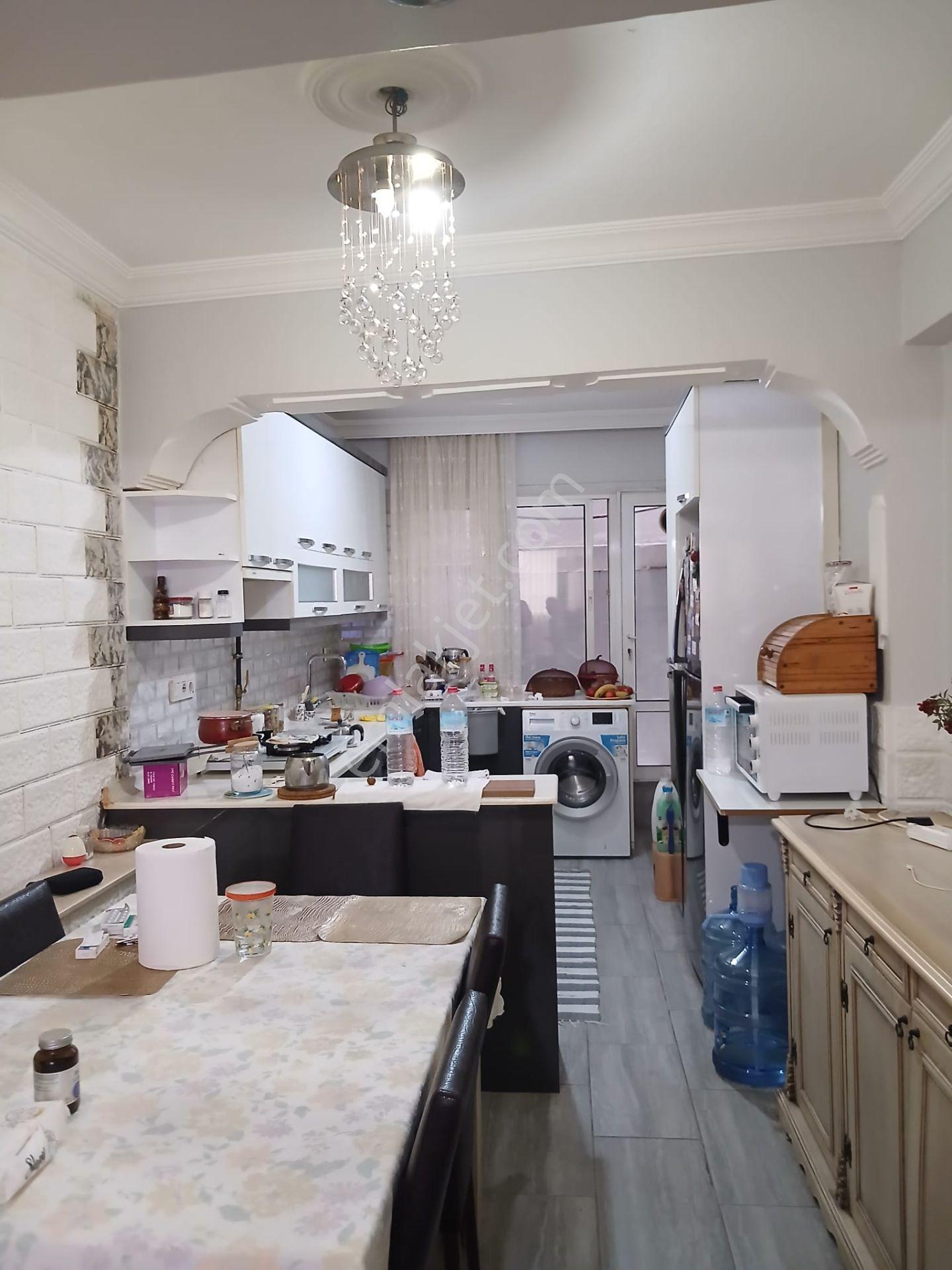 Konak Karantina Mithatpaşa Caddesi Doğalgazlı 2+1 Satılık Daire - Görsel 3