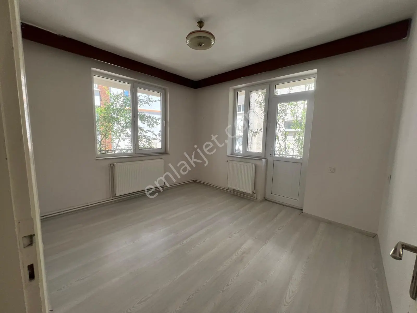 Demirköprü'nün Hemen Yanında Kiralık Arakat 3+1 Daire - Görsel 18