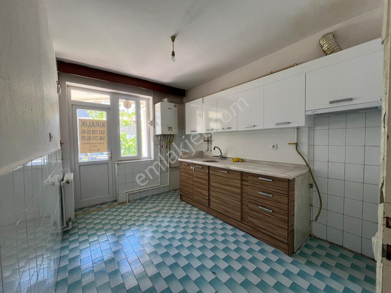 Demirköprü'nün Hemen Yanında Kiralık Arakat 3+1 Daire - Görsel 5