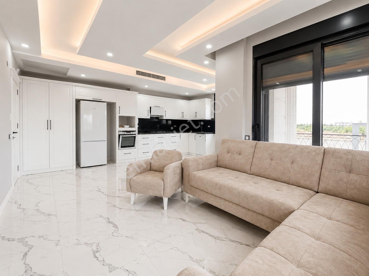Döşemealtı'nda İki Arsa Üzerine Kurulu Havuzlu Ultra Lüks Villa - Görsel 16