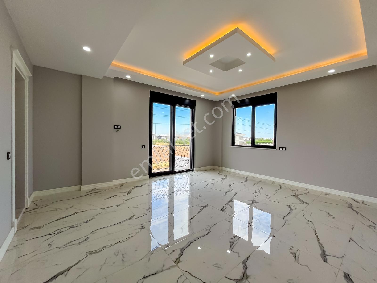 Döşemealtı'nda İki Arsa Üzerine Kurulu Havuzlu Ultra Lüks Villa - Görsel 25