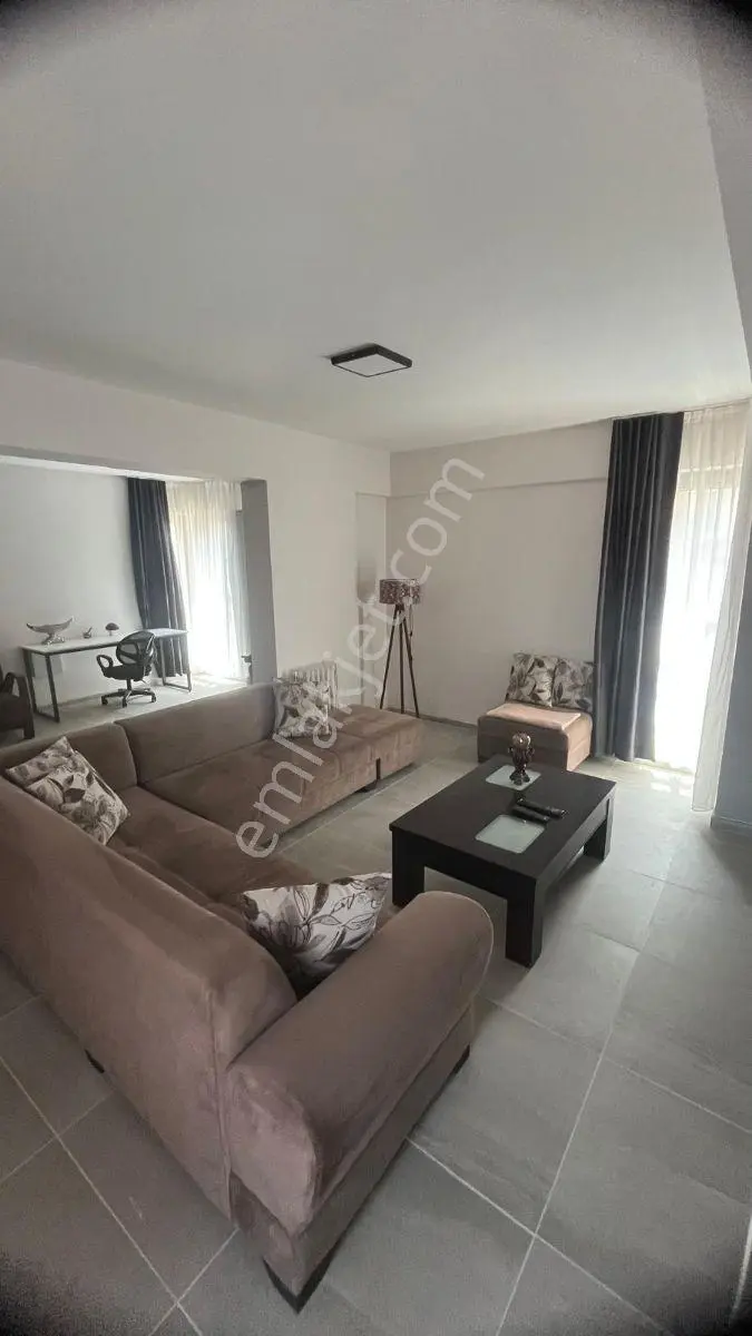 Çarşı Merkez Milli Kuvvetler De Lüks 1+1 Eşyalı Kiralık Daire