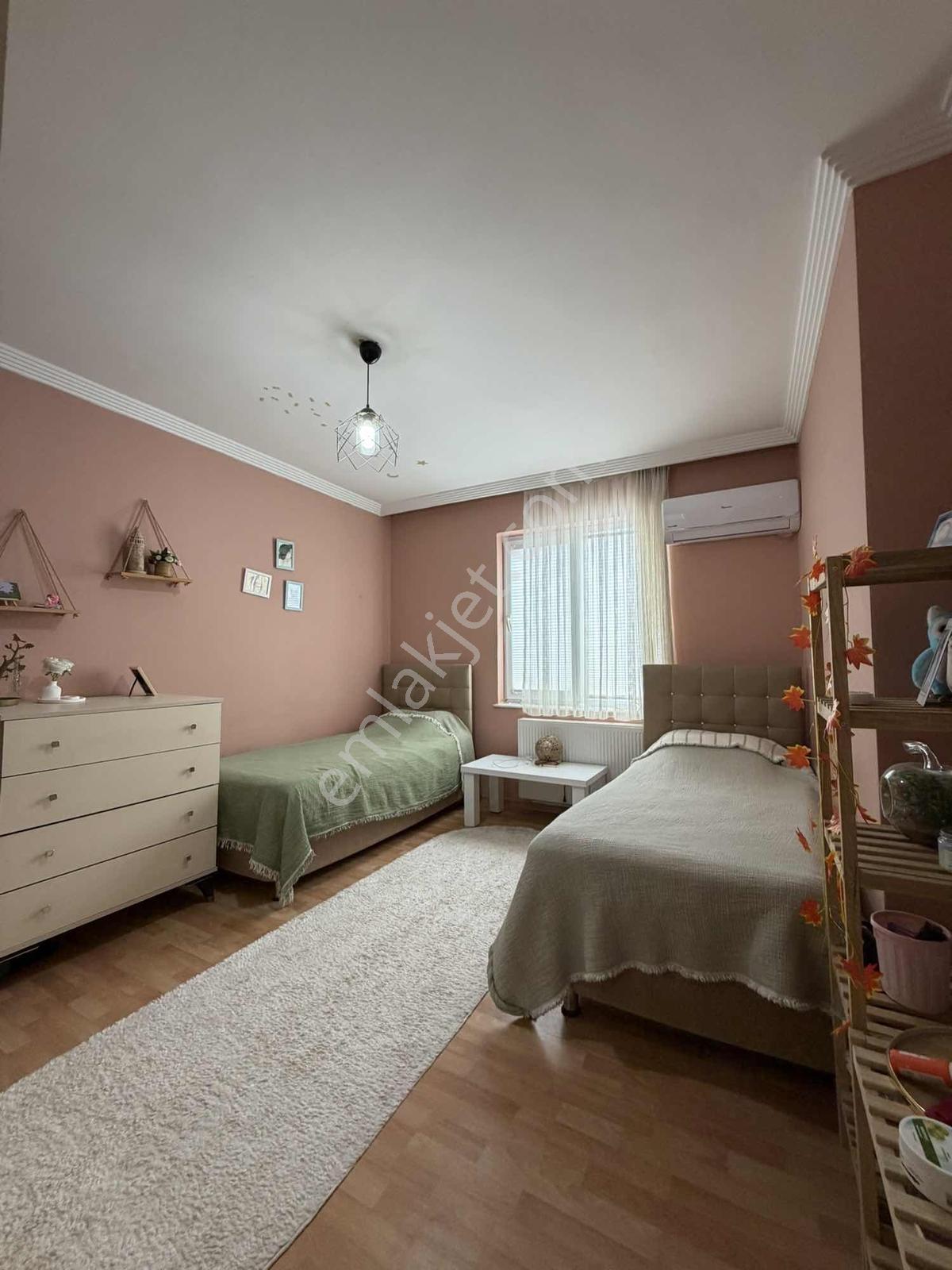 Erenköy Esentepe'de Satılık 5+2 340 M2 Doğalgazlı Dubleks Daire - Görsel 11
