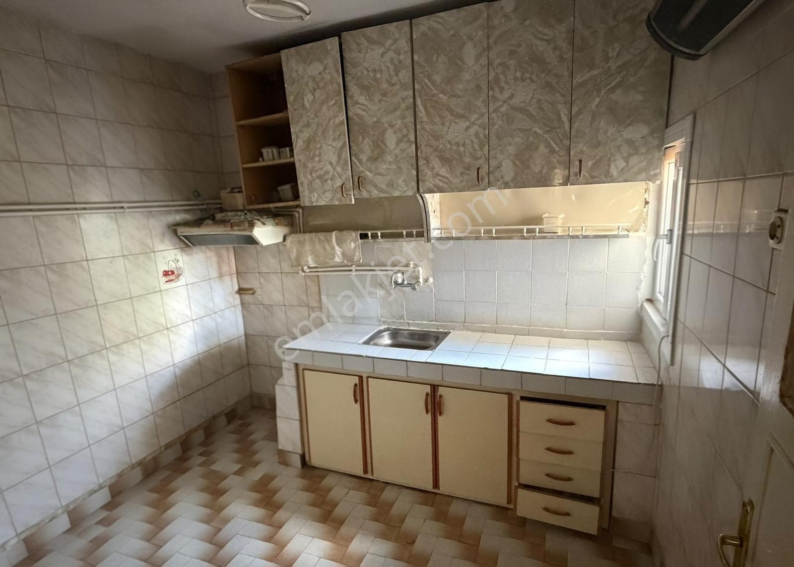 Sivas Merkezde Müstakil Evi İle Beraber Köşe Başı Satılık Arsa - Görsel 3