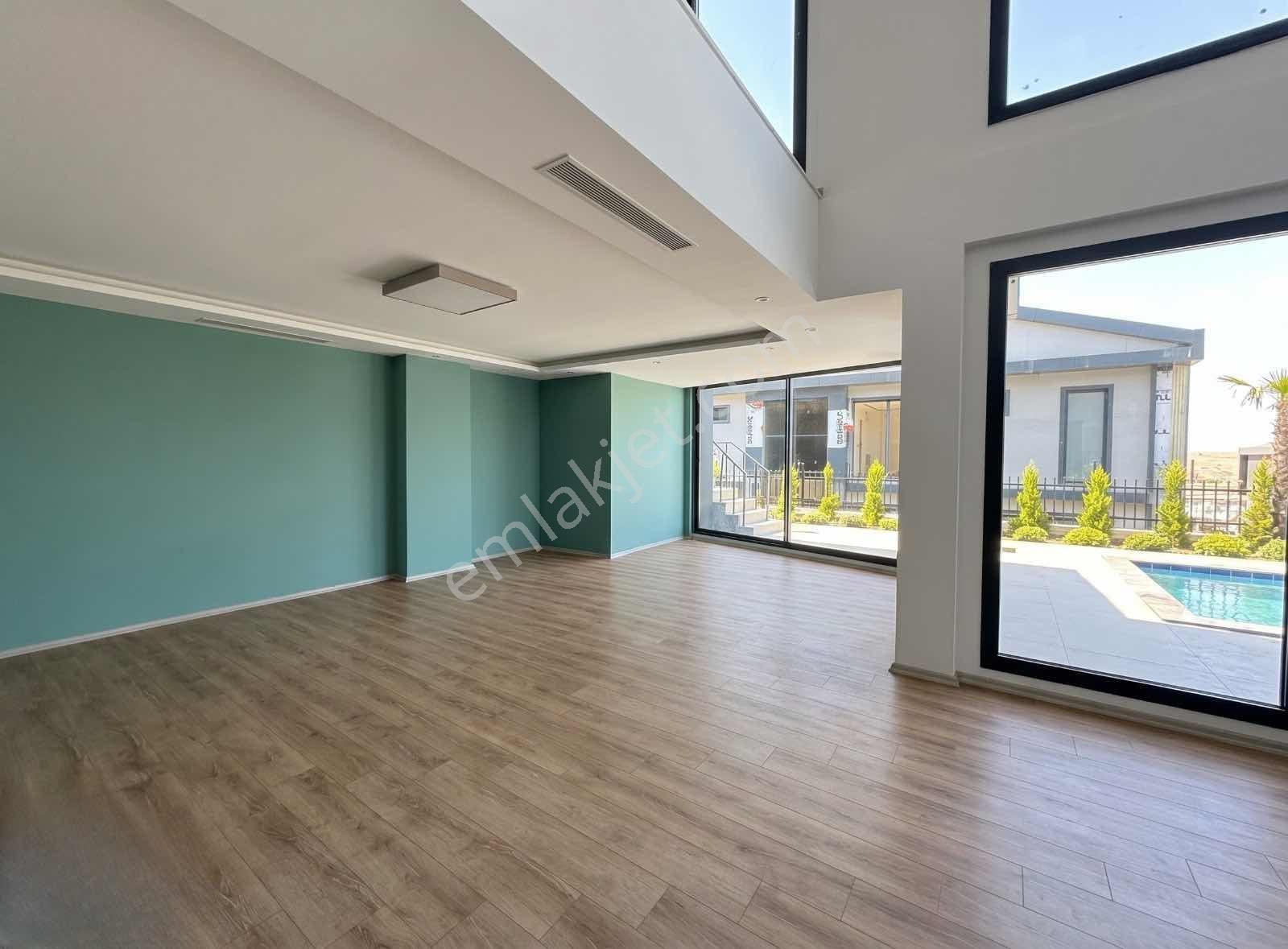 Havuzlu Lüks 4+1 Tripleks Şehir Manzaralı Muhteşem Köşe Villa!! - Görsel 9