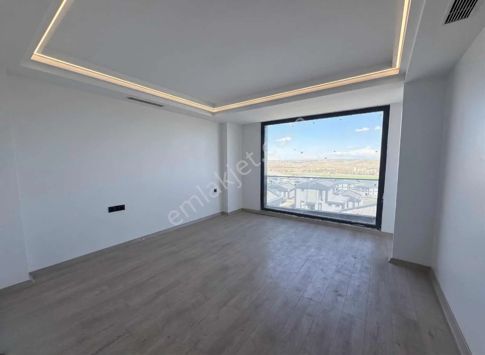 Havuzlu Lüks 4+1 Tripleks Şehir Manzaralı Muhteşem Köşe Villa!! - Görsel 7