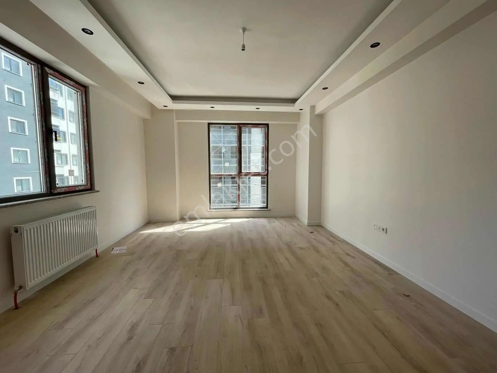Sultanbeyli Metroya Köşe Satılık 3+1 Ara Kat Daire