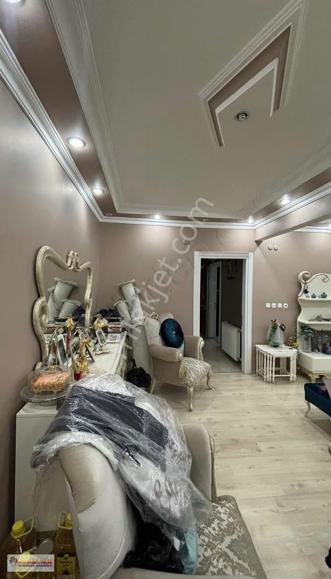 Filiz Emlaktan Bağcılar Meydanda Ful Eşyalı 4+1 160m2 Kiralık - Görsel 4