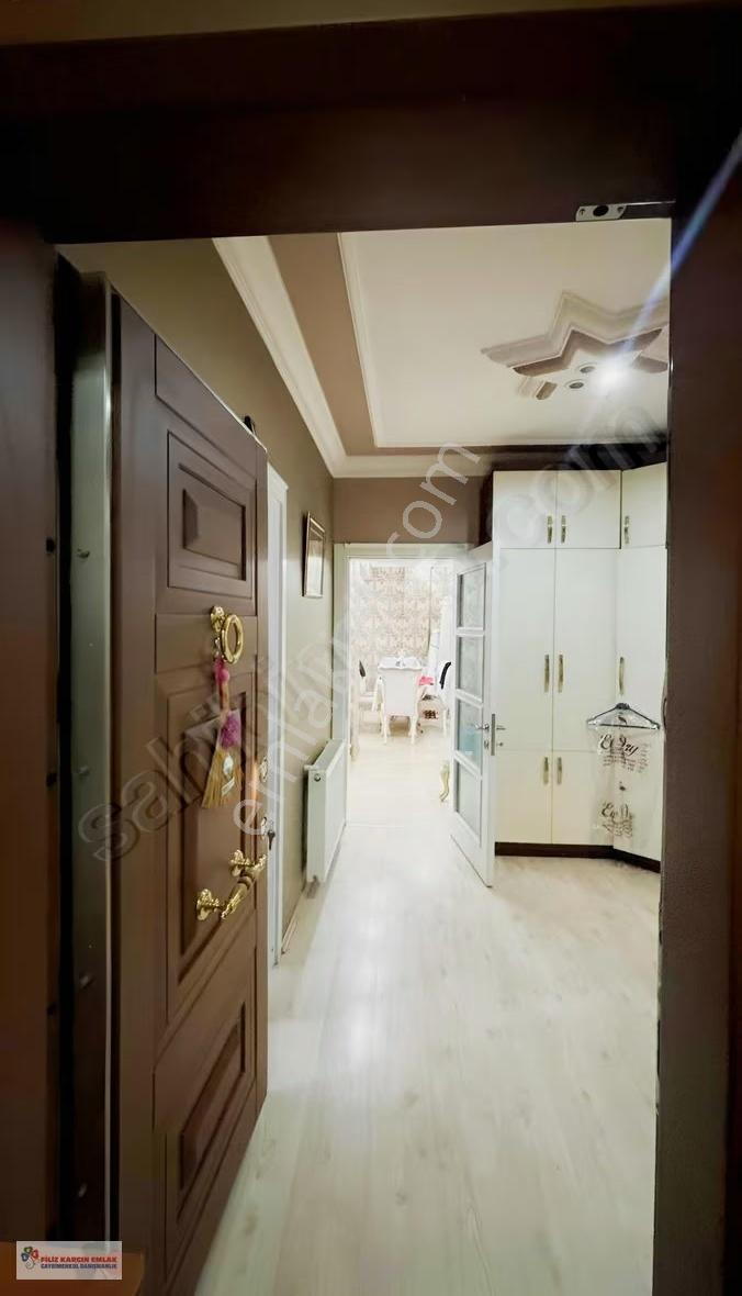 Filiz Emlaktan Bağcılar Meydanda Ful Eşyalı 4+1 160m2 Kiralık