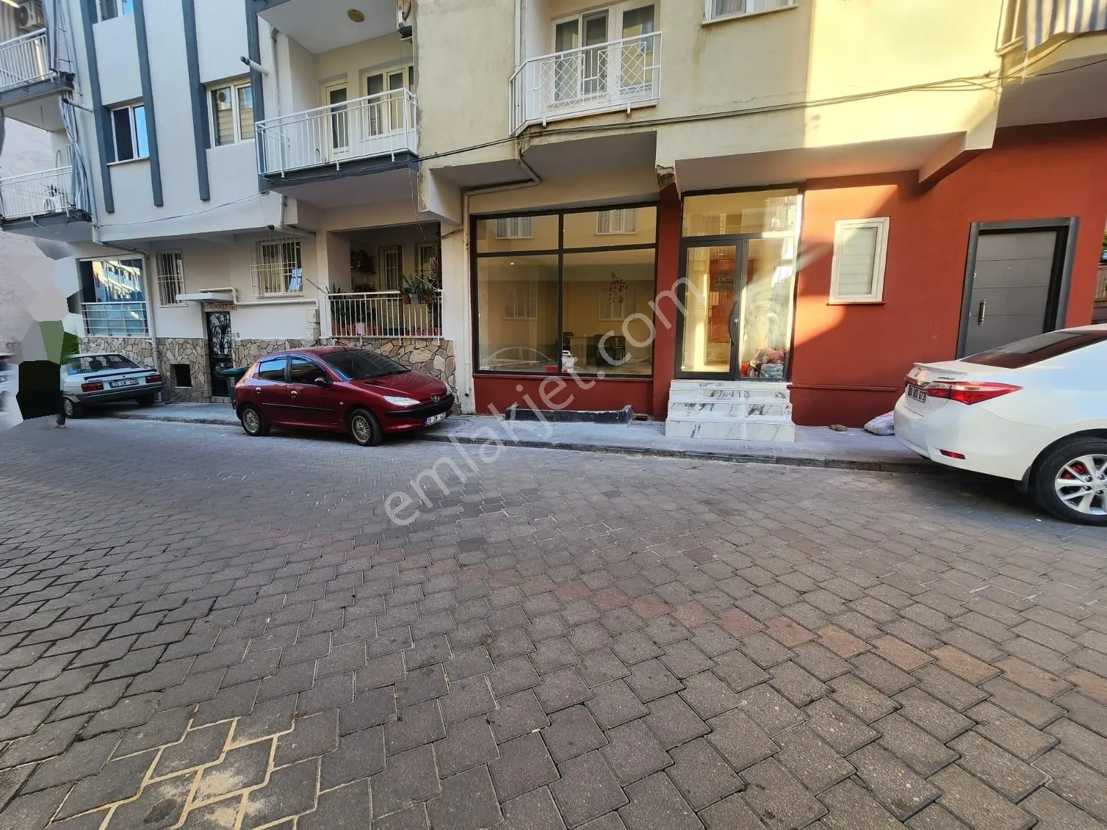 Kiralık 190 M2 İşyeri Eşyalı Apartla Birlikte Verilecektir - Görsel 3