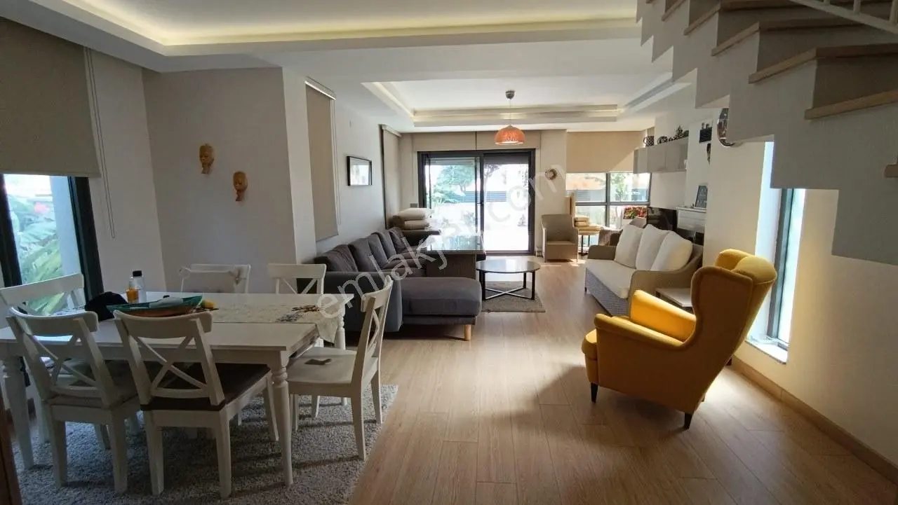 İzmir Çeşme Alaçatı Merkeze Yakın Havuzlu Kiralık Lüks Müstakil - Görsel 3
