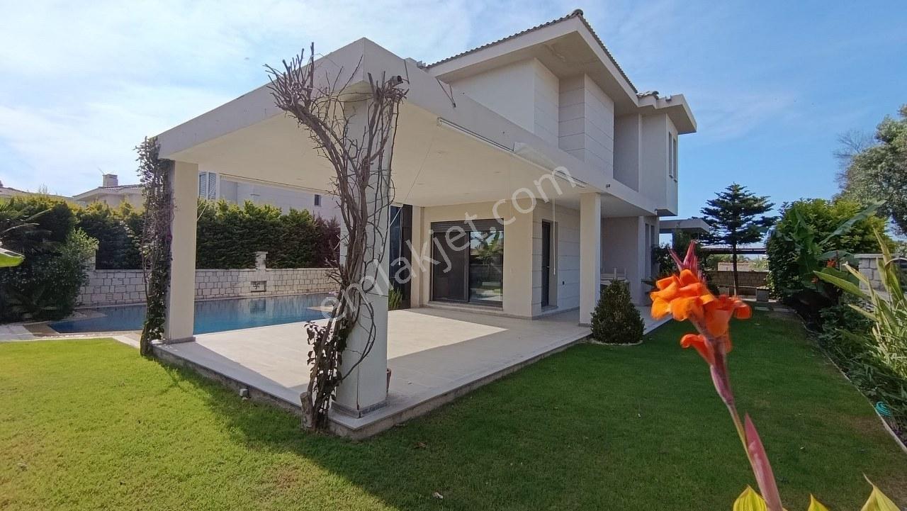İzmir Çeşme Alaçatı Merkeze Yakın Havuzlu Kiralık Lüks Müstakil - Görsel 22