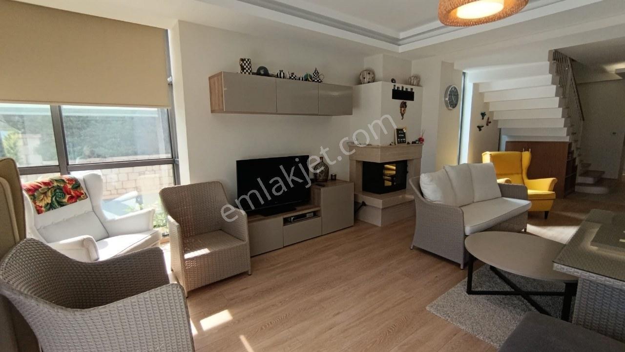 İzmir Çeşme Alaçatı Merkeze Yakın Havuzlu Kiralık Lüks Müstakil - Görsel 26