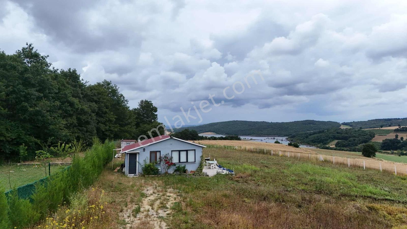 Göl Manzaralı 2.851 M2 Arsa İçinde Müstakil Ev