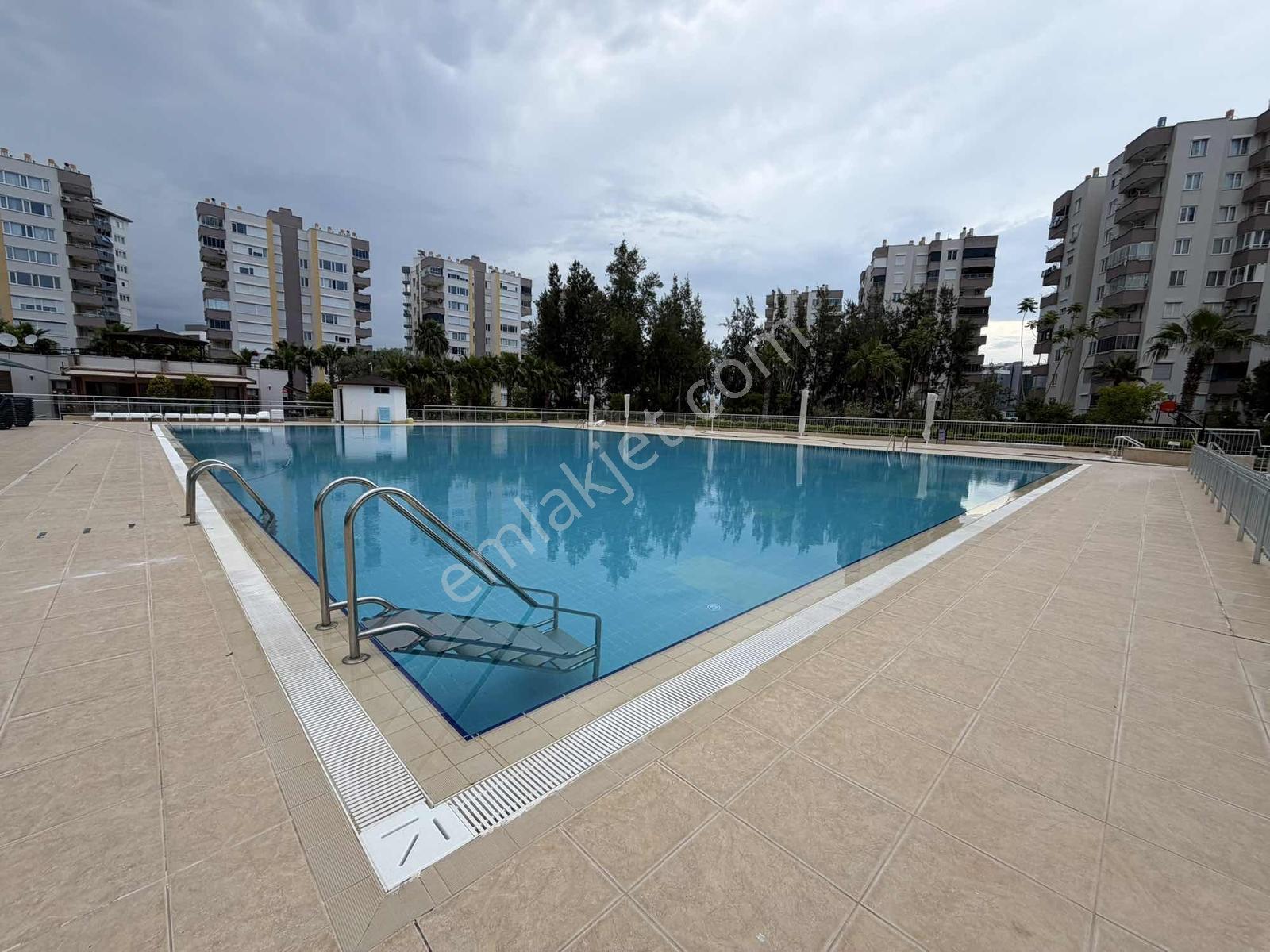 Lara Acısu Sitesinde Havuz Güvenlik Arakat Eşyalı 3+1 Kiralık