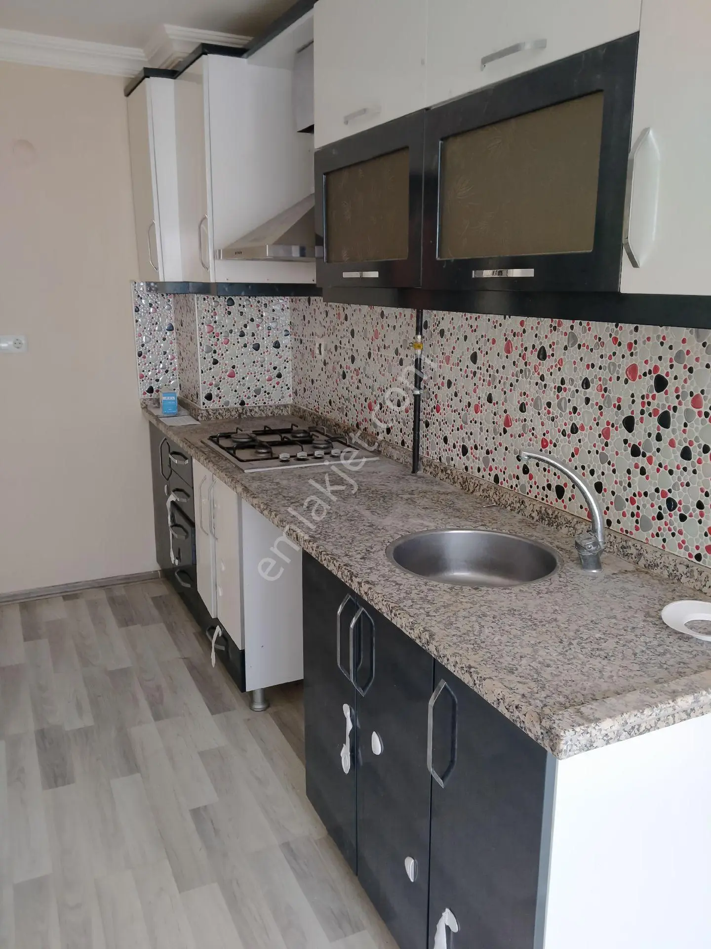Latmos Gayrimenkul Den Atatürk Mahallesinde Kiralık 3+1 Daire