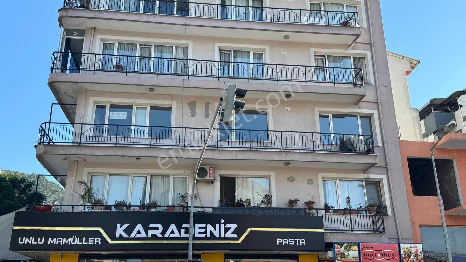 Erz'den Kemalpaşa Meydanına Yakın Ofis Ve Konuta Uygun 2+1 - Görsel 16
