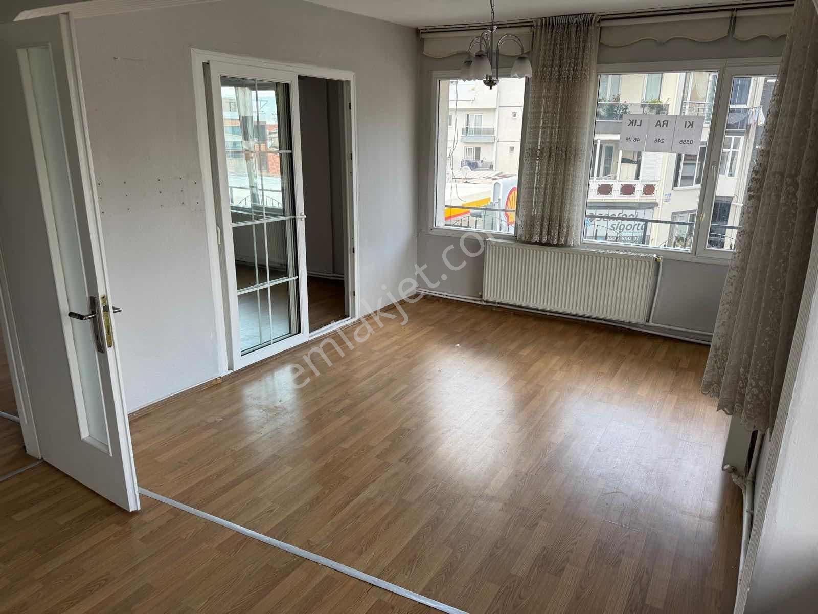 Erz'den Kemalpaşa Meydanına Yakın Ofis Ve Konuta Uygun 2+1 - Görsel 4