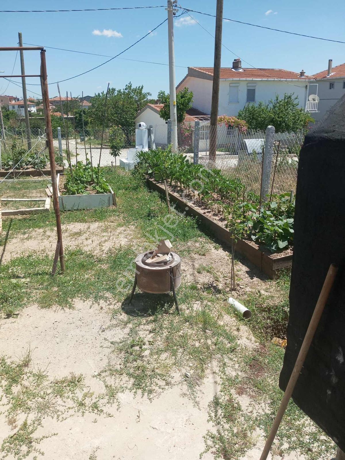 Üsküpte Yatırıma Uygun Arsa-283 M2 (elektrik,su,konteynerli) - Görsel 6