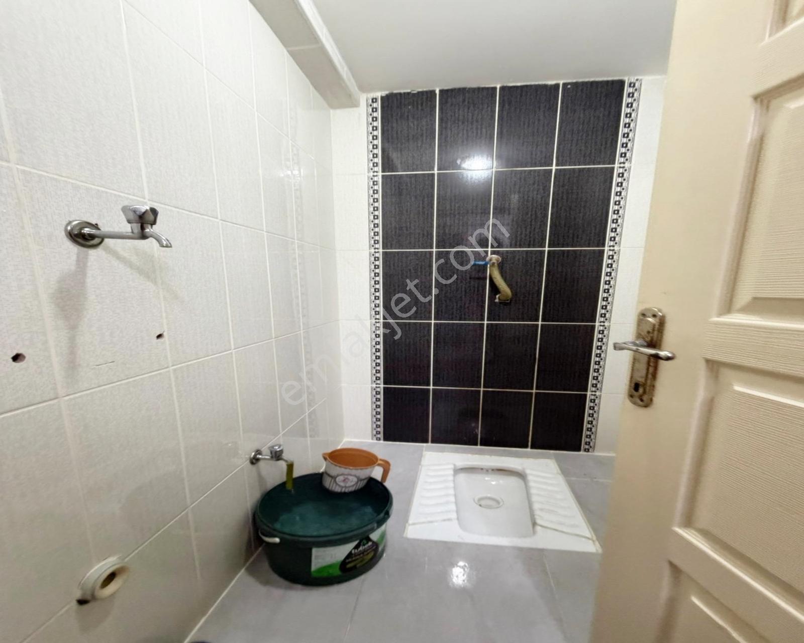 Metrobüse Yürüme Mesafesi Satılık 2+1 Altı Sığınaklı Bahçe Katı - Görsel 8