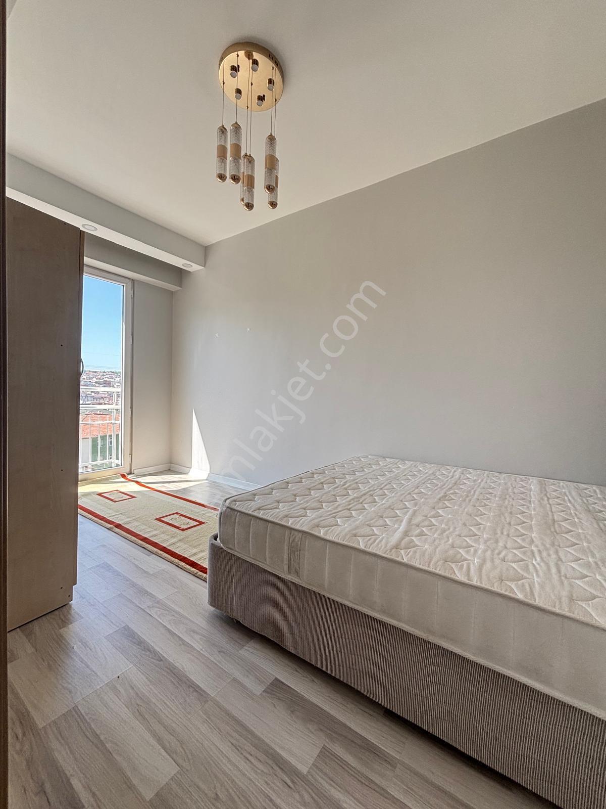 Yıl&ka Yapıdan Metrobüse Yakın 1+1 Full Eşyalı Kiralık Daire - Görsel 15