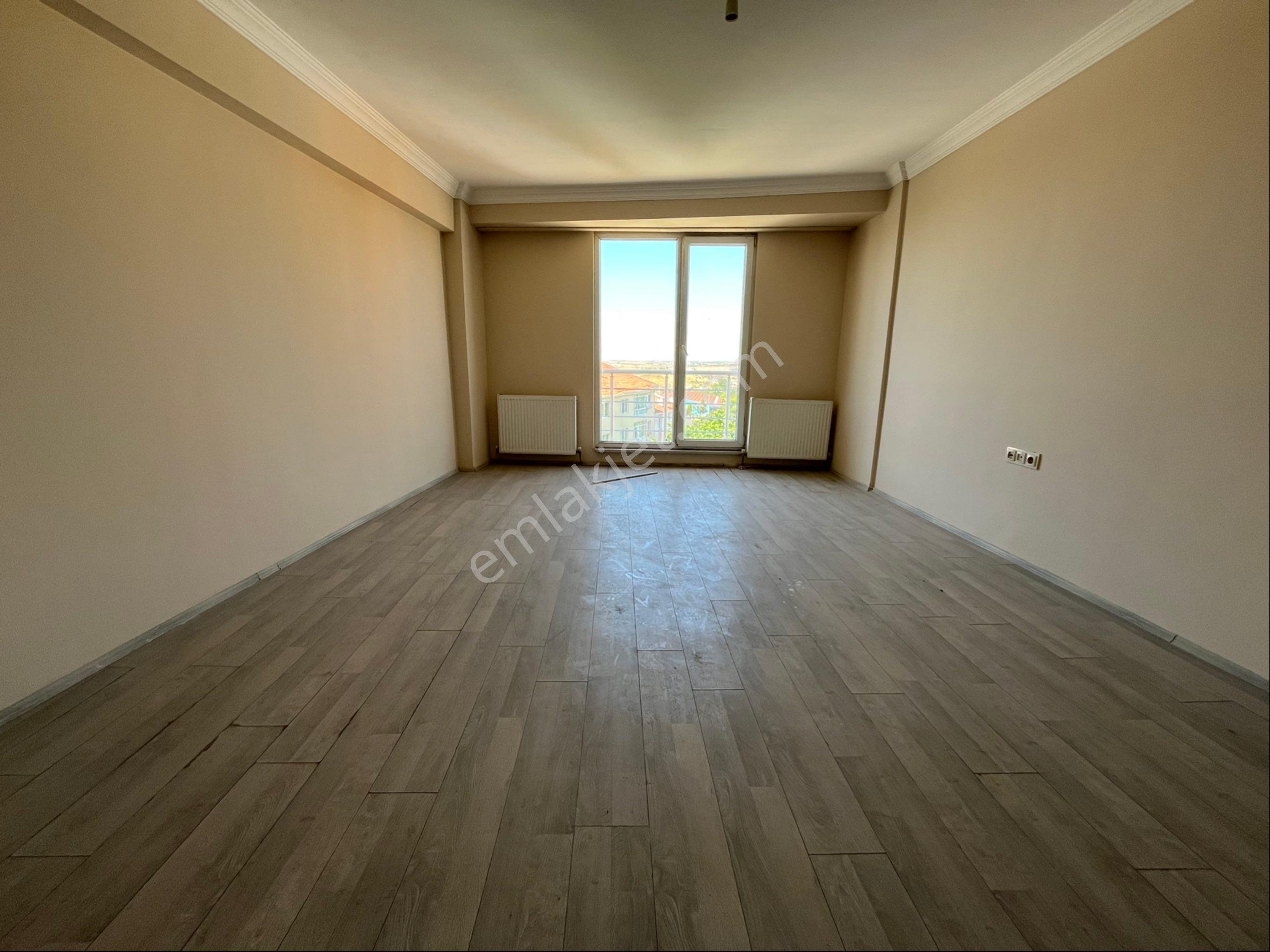 Tuğrdan Tahtali Camii Civarı 9 Yaşında 3+1 Satılık Daire - Görsel 3