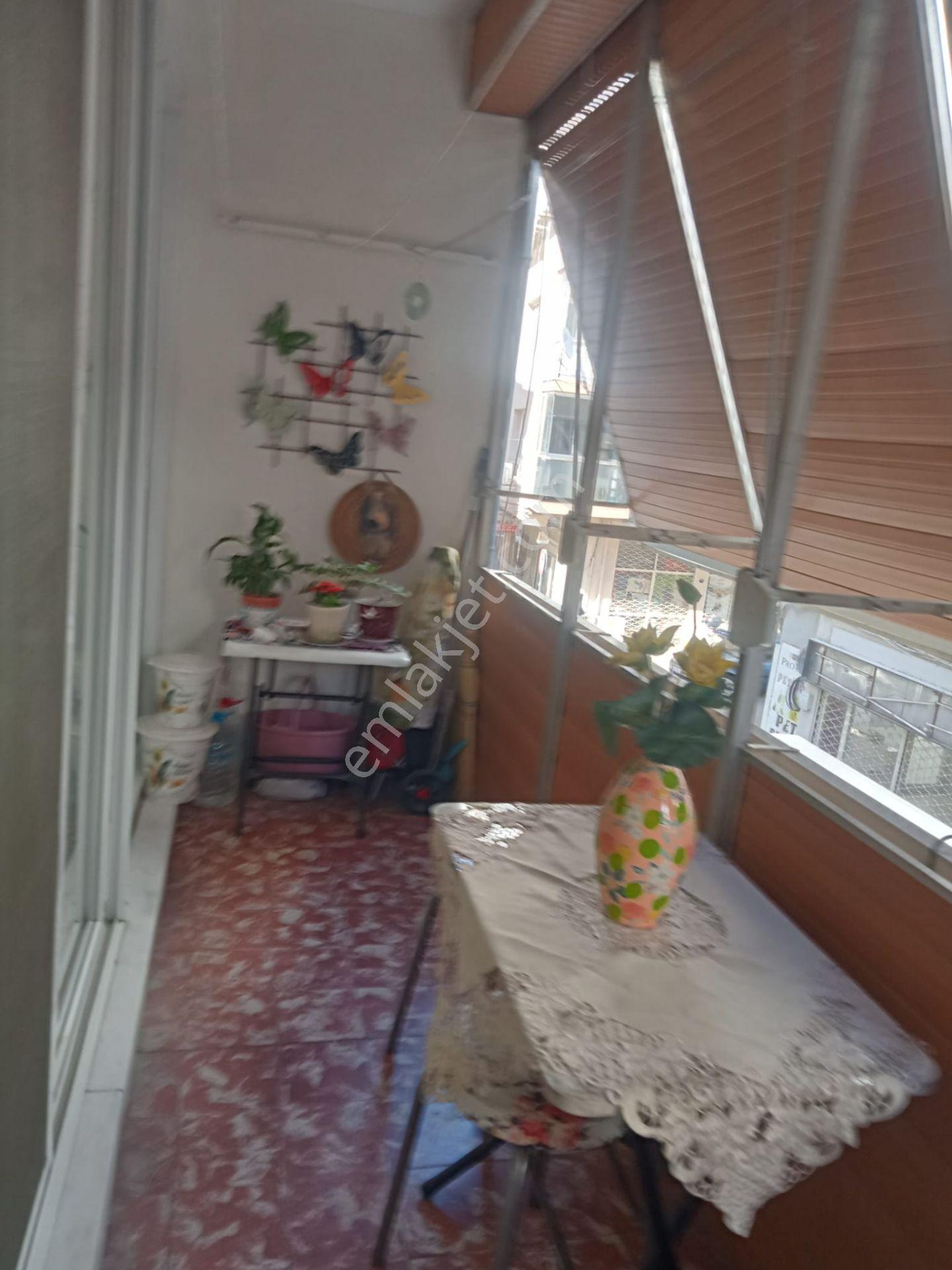 Güzelyalı İzmir'de 1.kat, Doğalgazlı Bakımlı Sahile Yakın Eşyalı Daire - Görsel 3