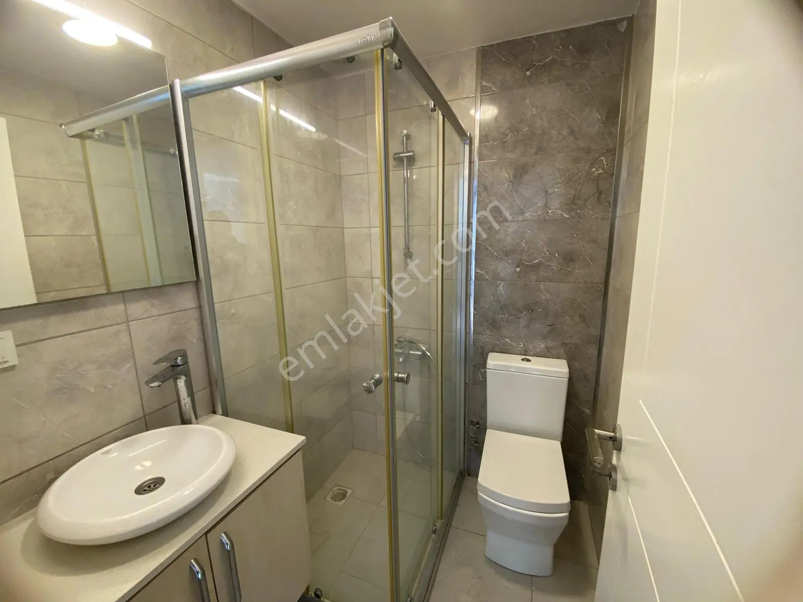 Çeşme Sakızlıkoy'da Satılık Full Eşyalı Teraslı 1+1 Daire - Görsel 4