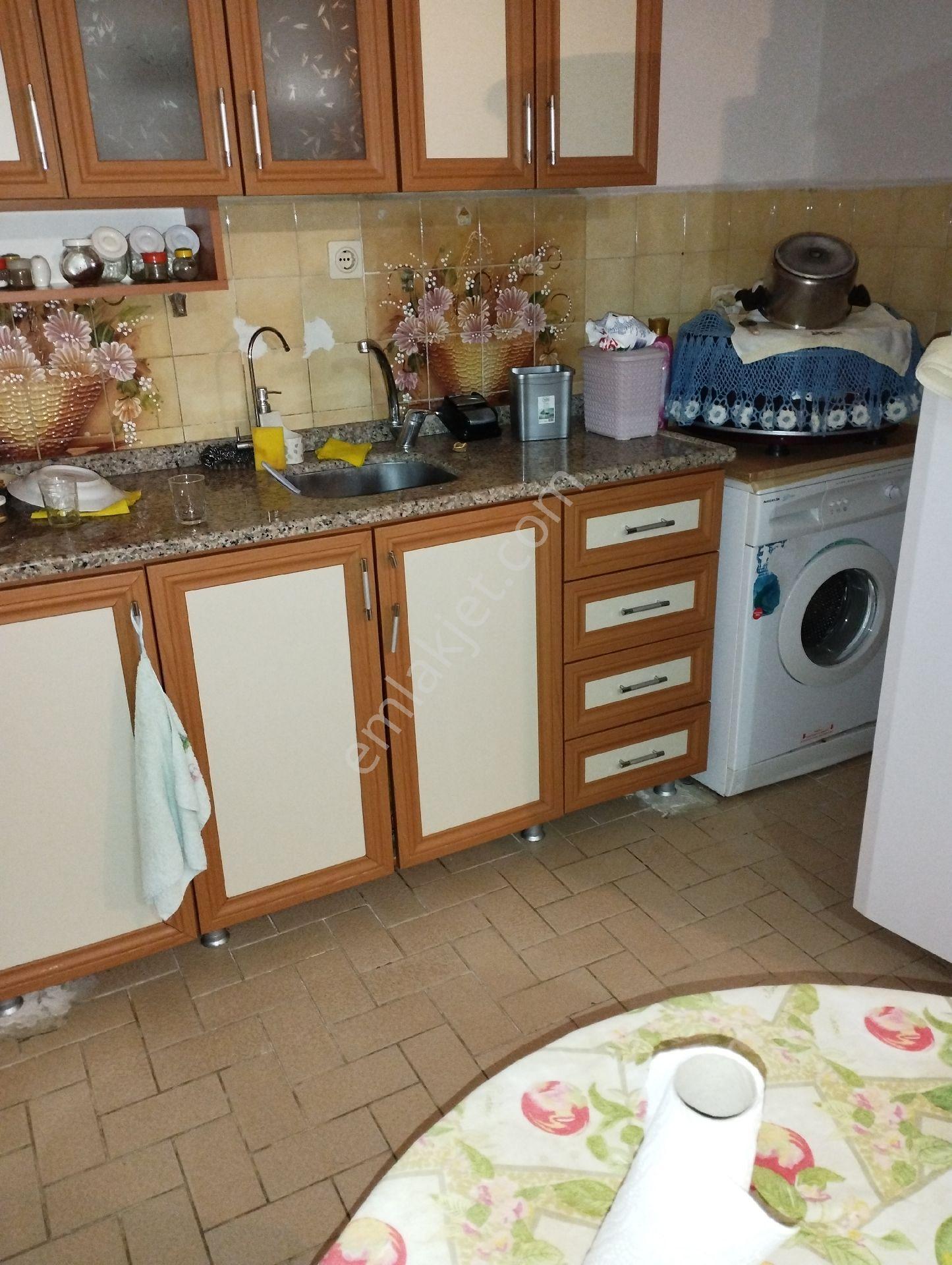 Şarköy İstiklal Mah. De Eşyalı Bahçeli Giriş Kat Daire Satılıktır. - Görsel 5