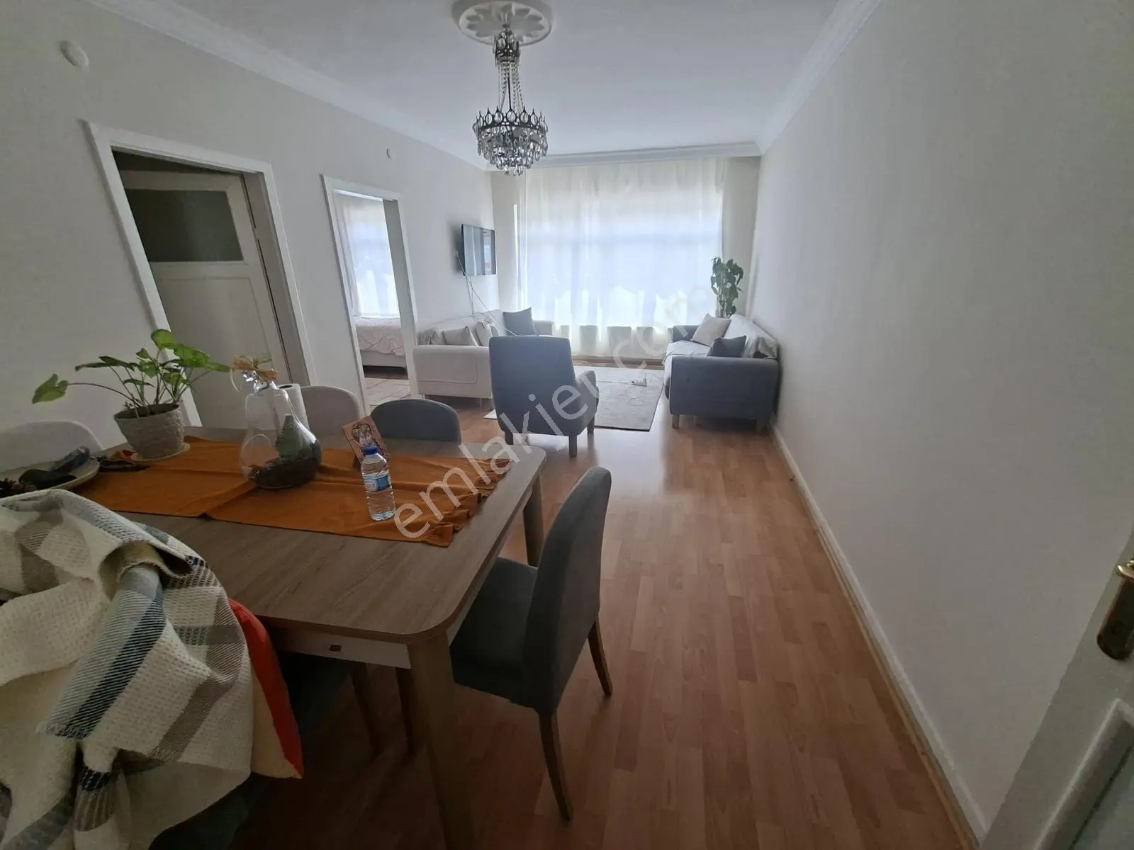 Etlik Merkezde Her Yere Yakın Güney Cephe Avantajlı 1. Kat 3+1 - Görsel 2
