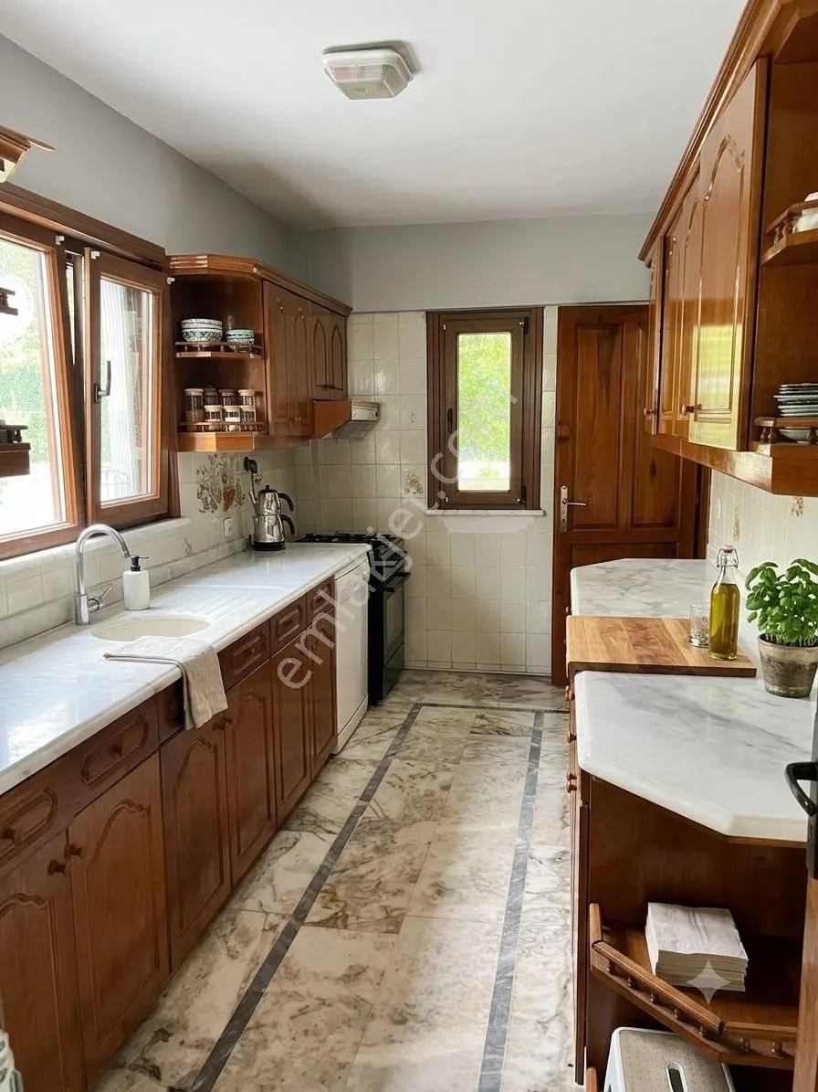 Saraçoğlu Kıyı Evleri'nde Deniz Manzaralı Köşe Parsel Villa - Görsel 8