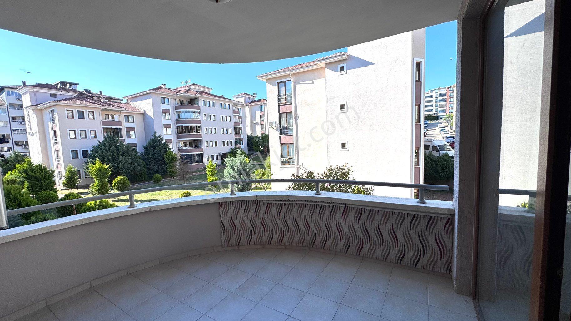 Göçmen Komutları 3+1 150m2 Havuzlu Satılık Daire - Görsel 6
