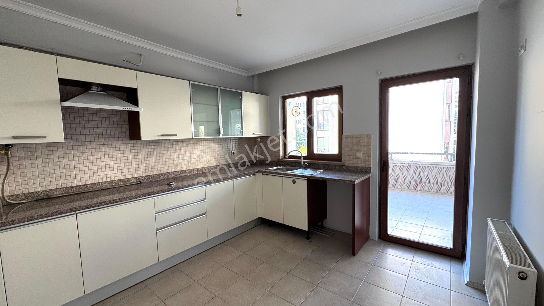 Göçmen Komutları 3+1 150m2 Havuzlu Satılık Daire - Görsel 5