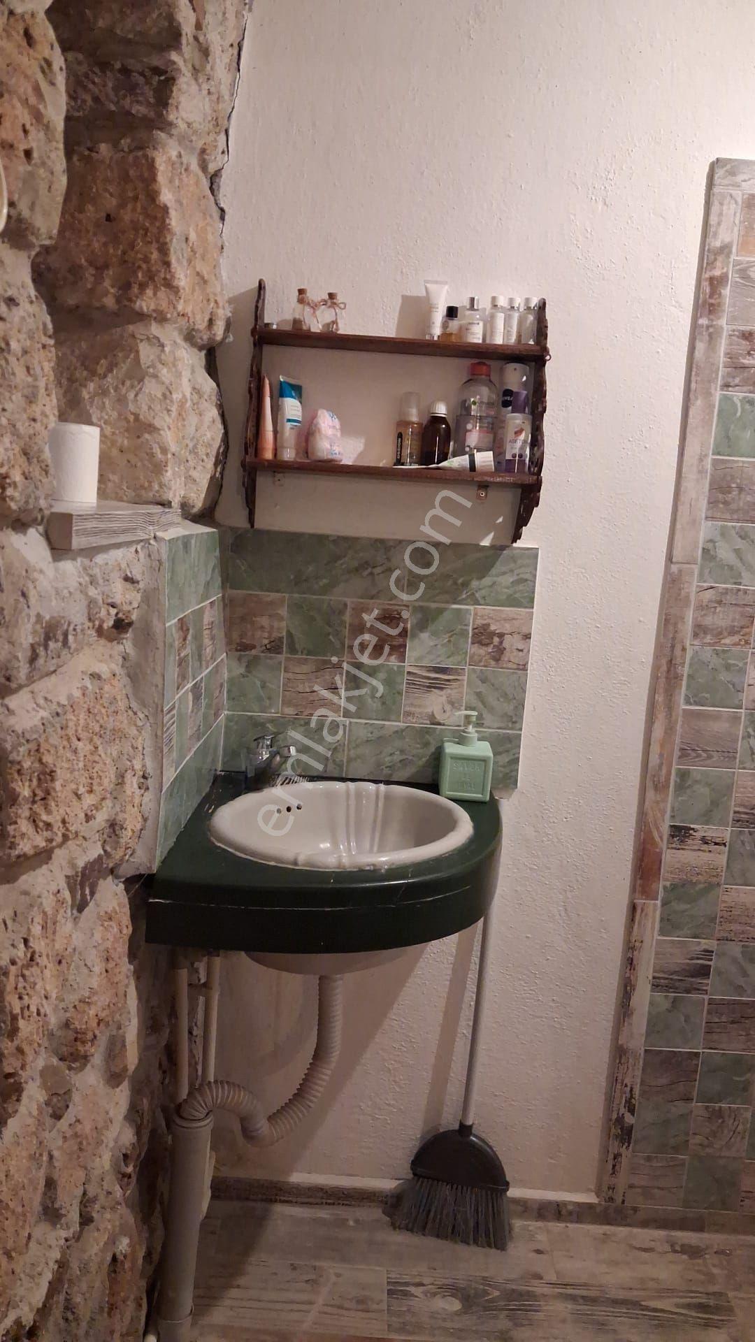 Burak Emlak'tan Bucak Vadisinde Günlük/haftalık/15 Günlük/1 Aylık Kiralık Müstakil Çiftlik Evi - Görsel 18